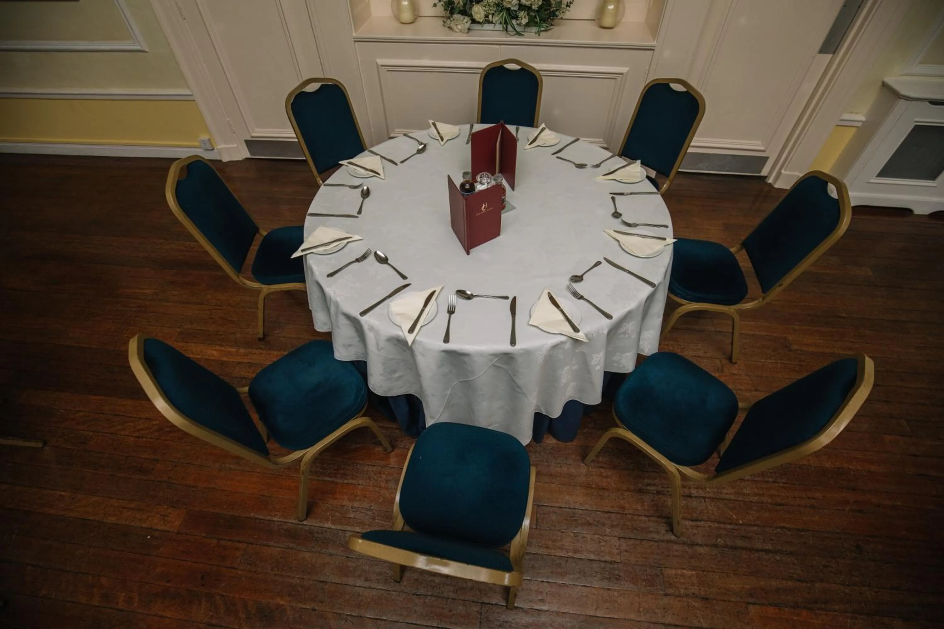 Breakfast in Hemswell Court