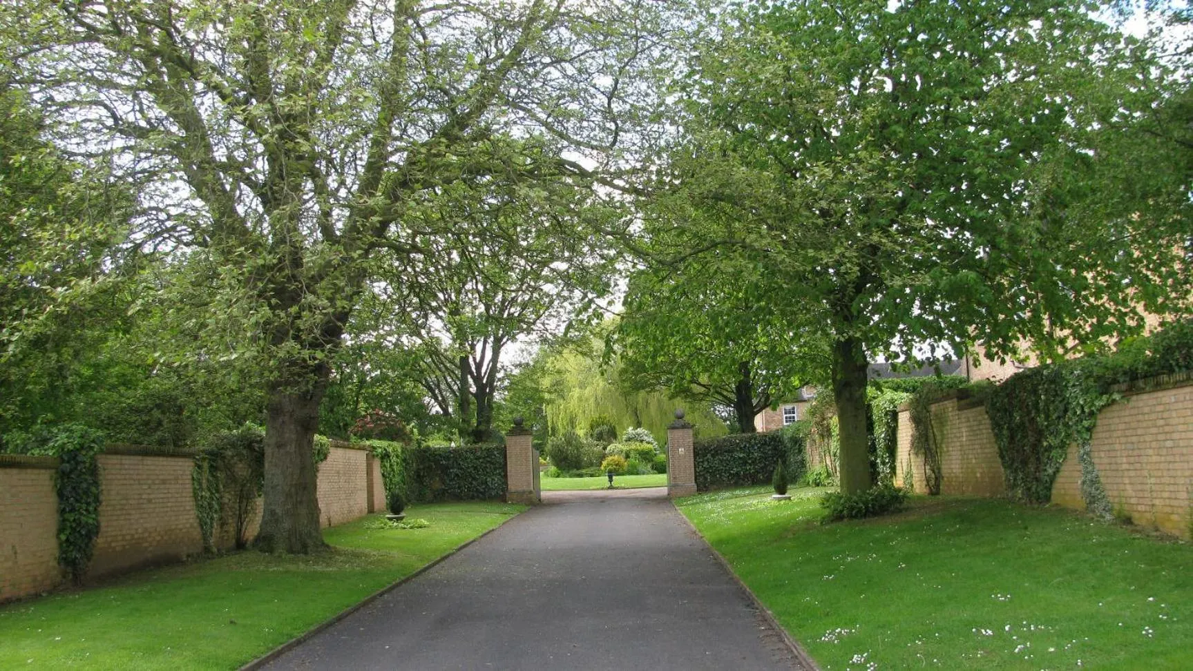 Facade/entrance in Hemswell Court