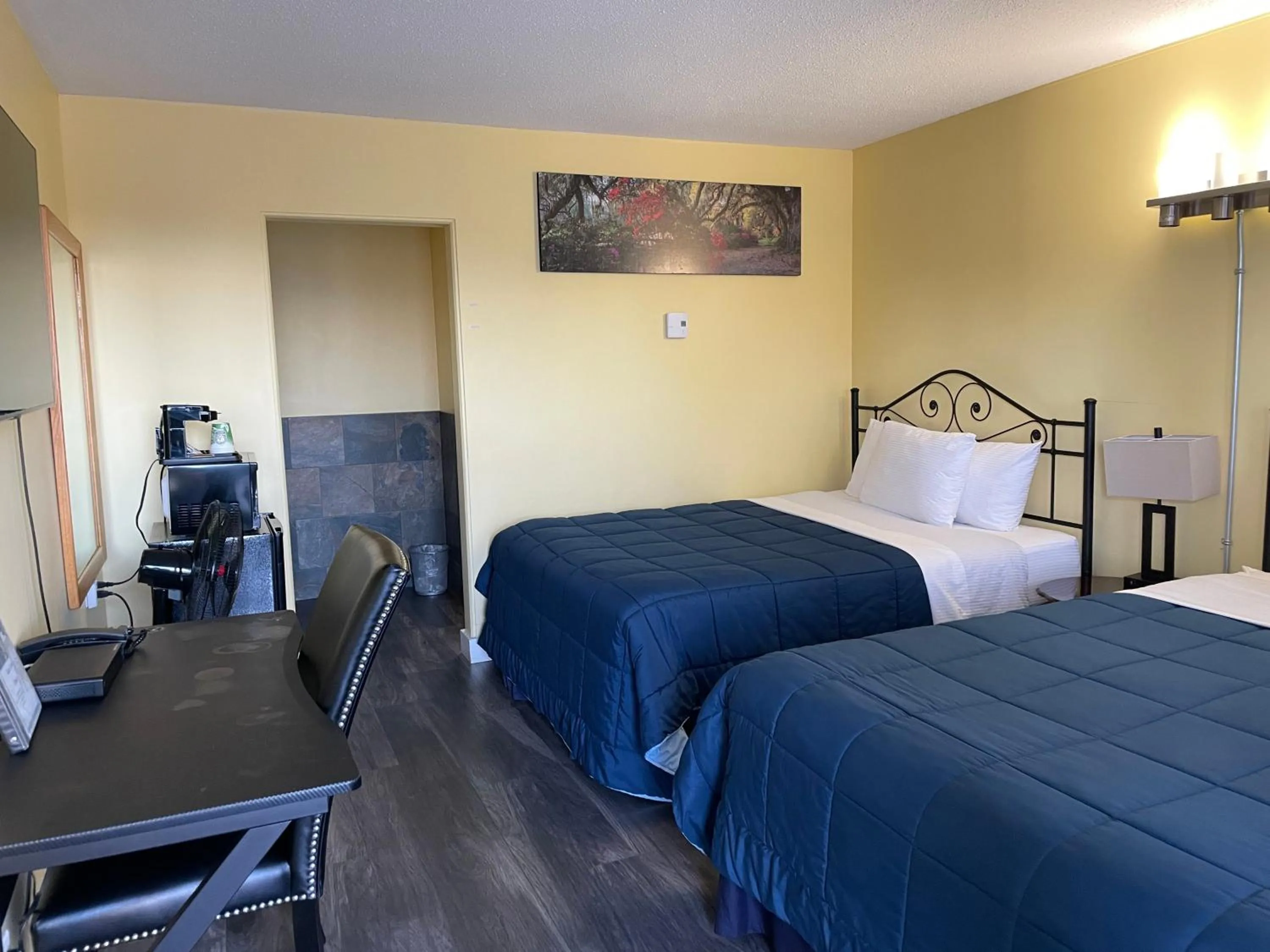 Bed in Port-O-Call Inn