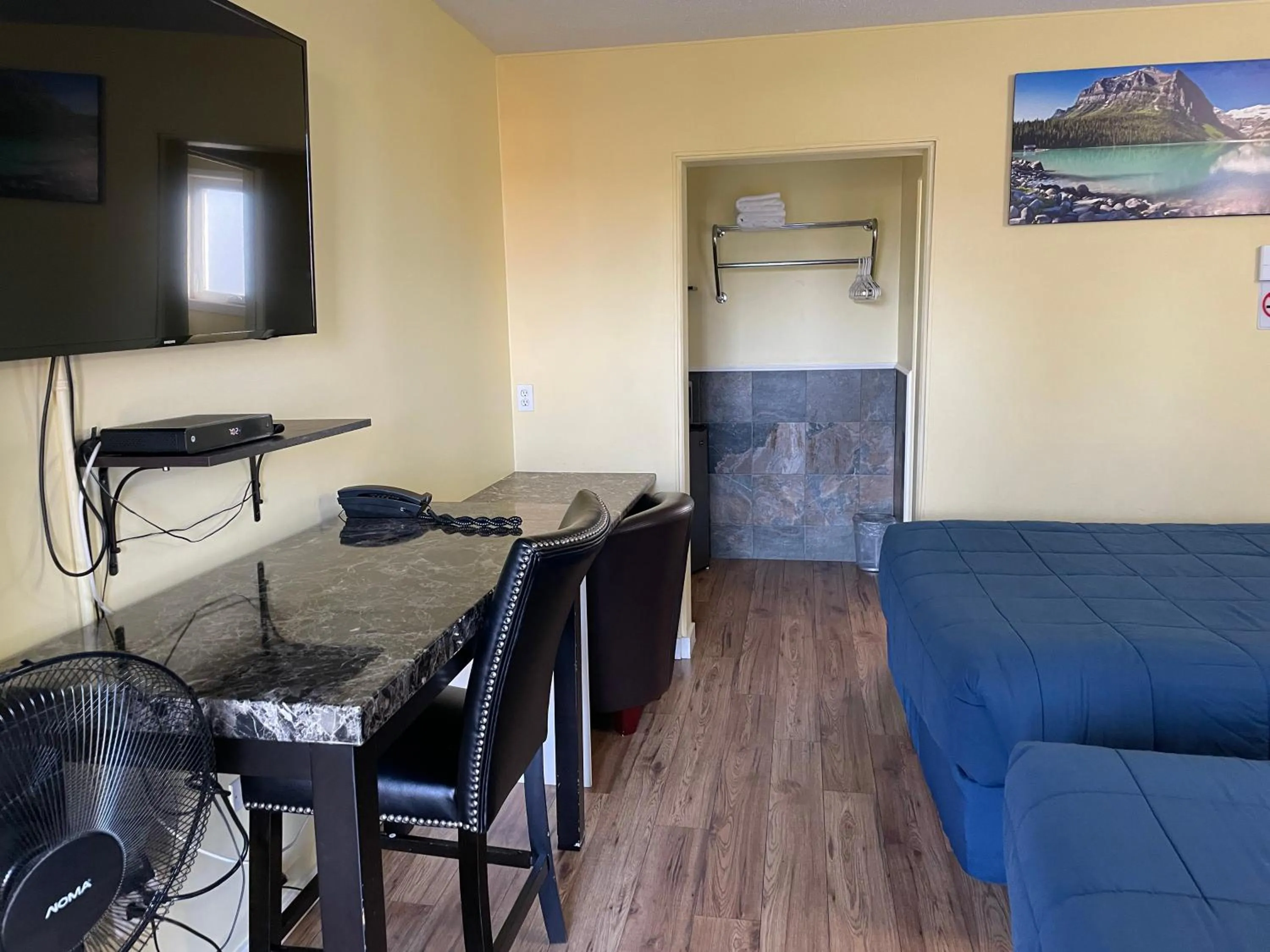TV and multimedia, Bed in Port-O-Call Inn