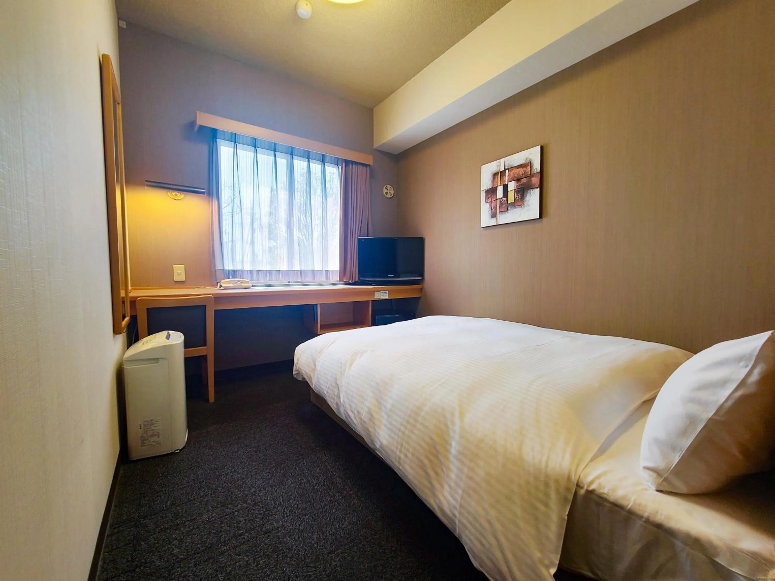 Photo of the whole room, Bed in Hotel Route-Inn Court Kofu Isawa