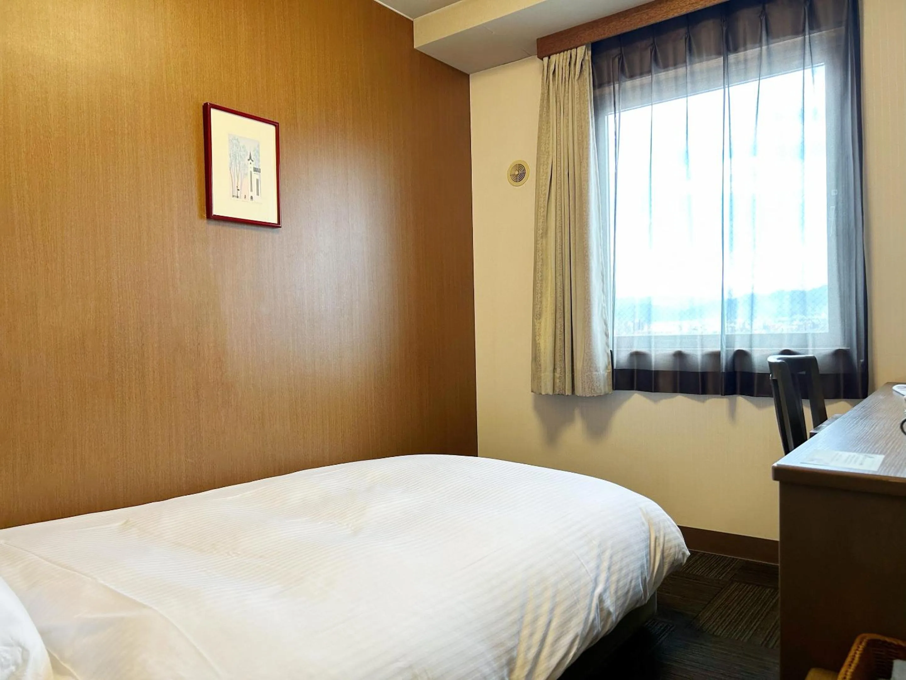Photo of the whole room, Bed in Hotel Route-Inn Court Kofu