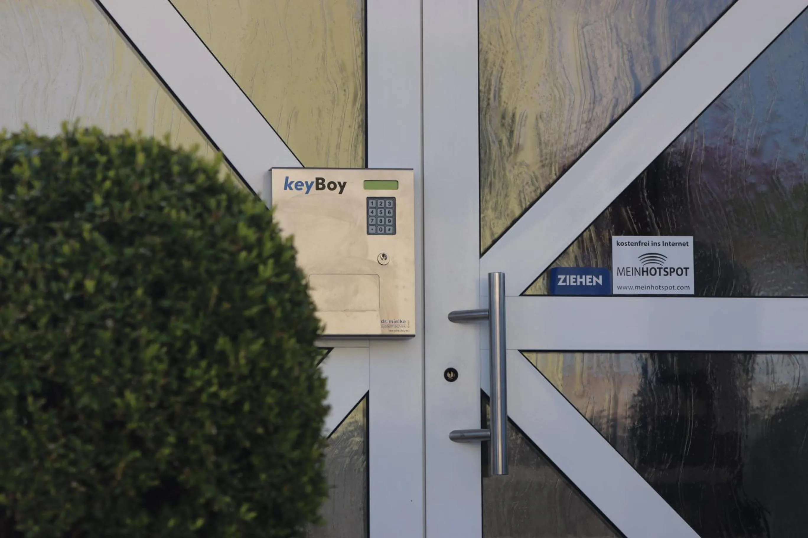 Property building in Hotel Hecht Garni