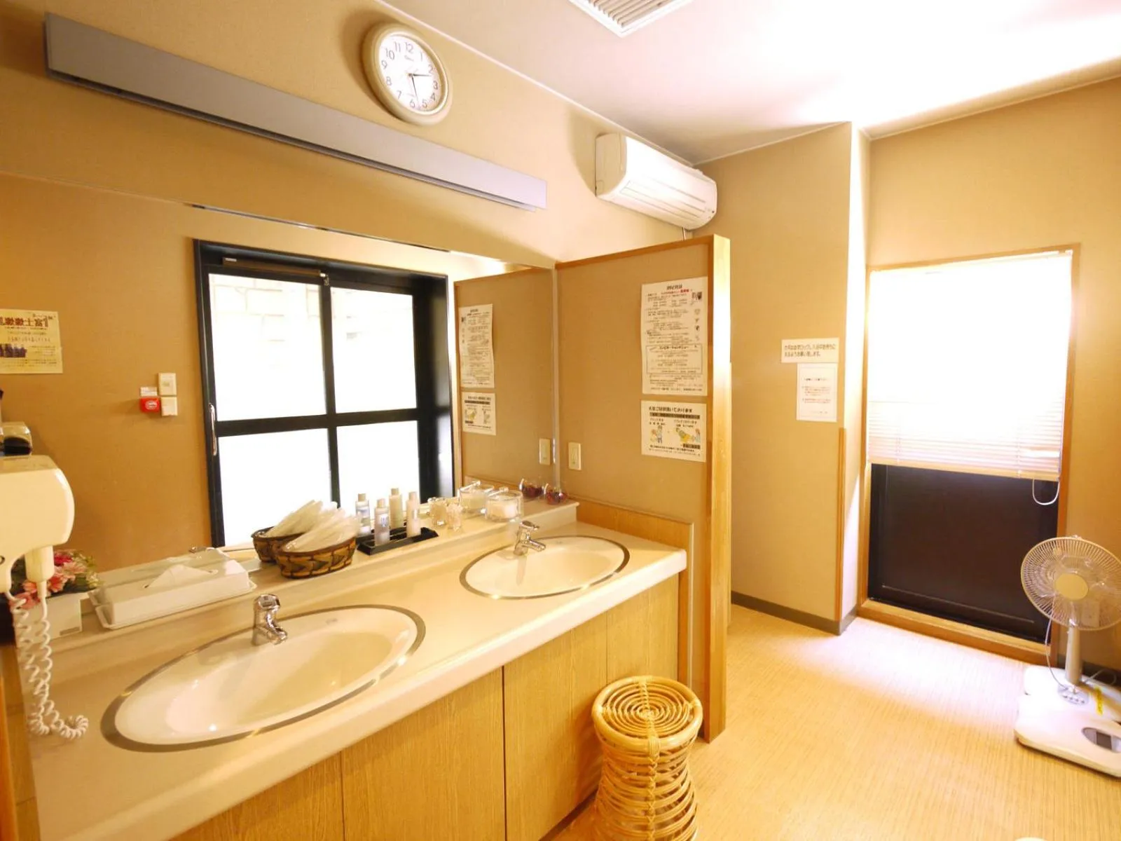 Bathroom in Hotel Route-Inn Nagaizumi Numazu Inter 1