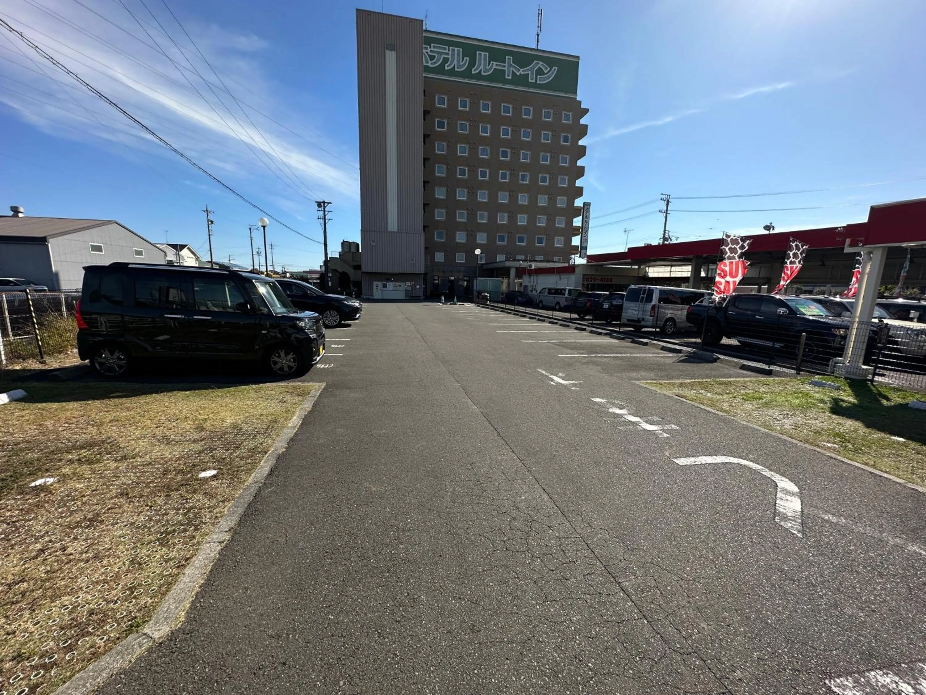 Parking in Hotel Route-Inn Yaizu Inter