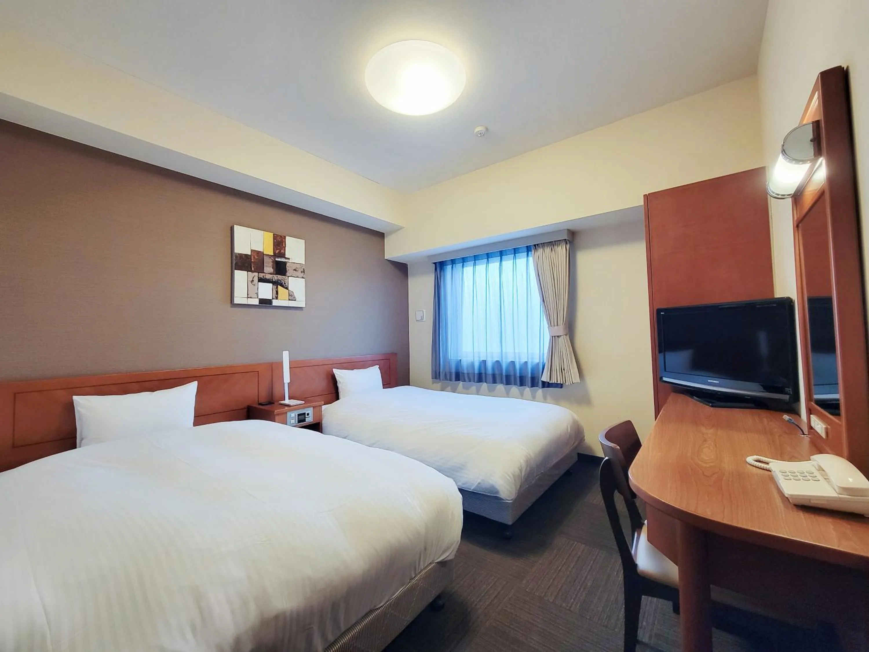 Photo of the whole room, Bed in Hotel Route-Inn Fujieda-Eki Kita