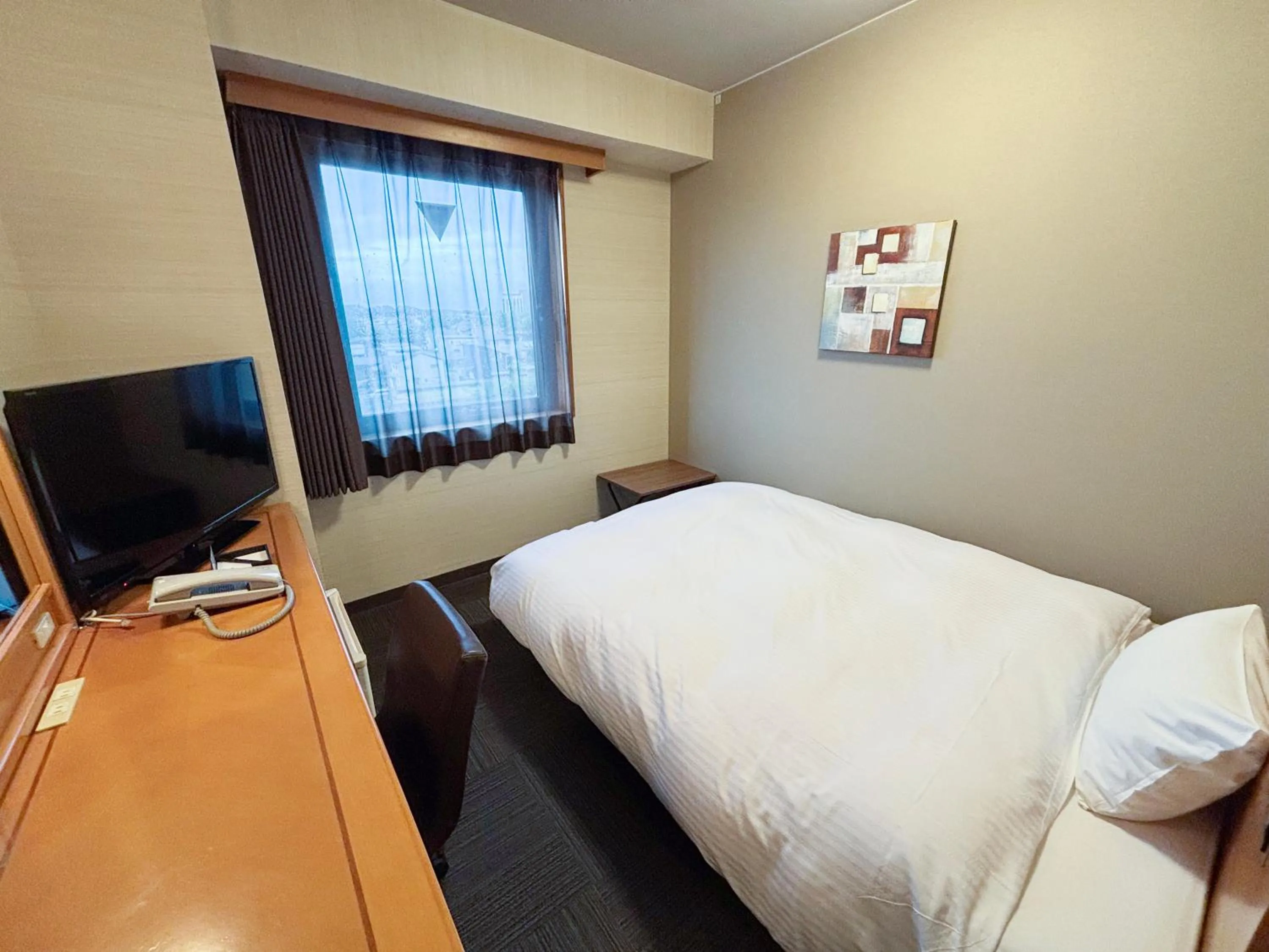 Photo of the whole room, Bed in Hotel Route-Inn Kakegawa Inter
