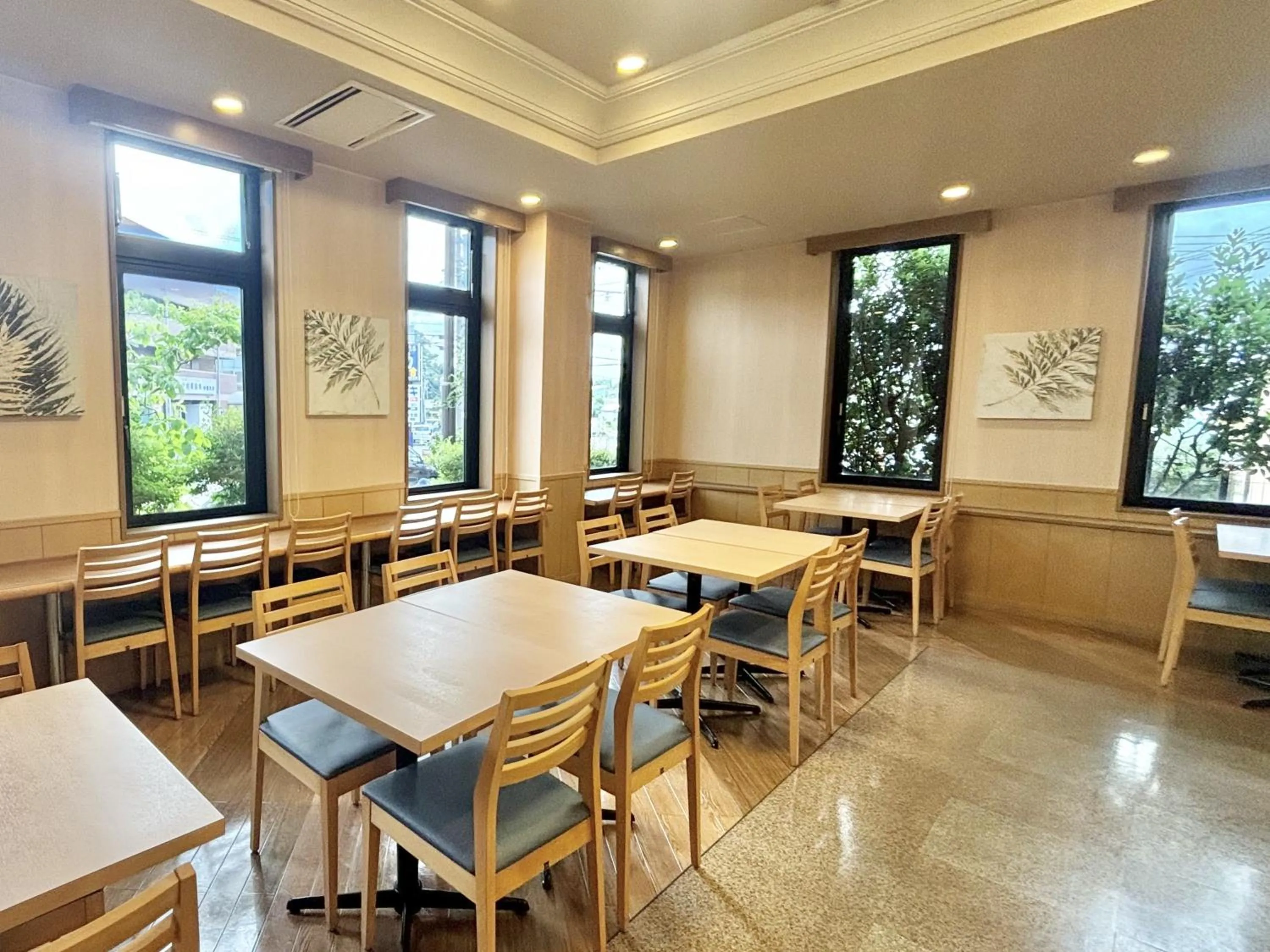 Restaurant/places to eat in Hotel Route-Inn Kakegawa Inter