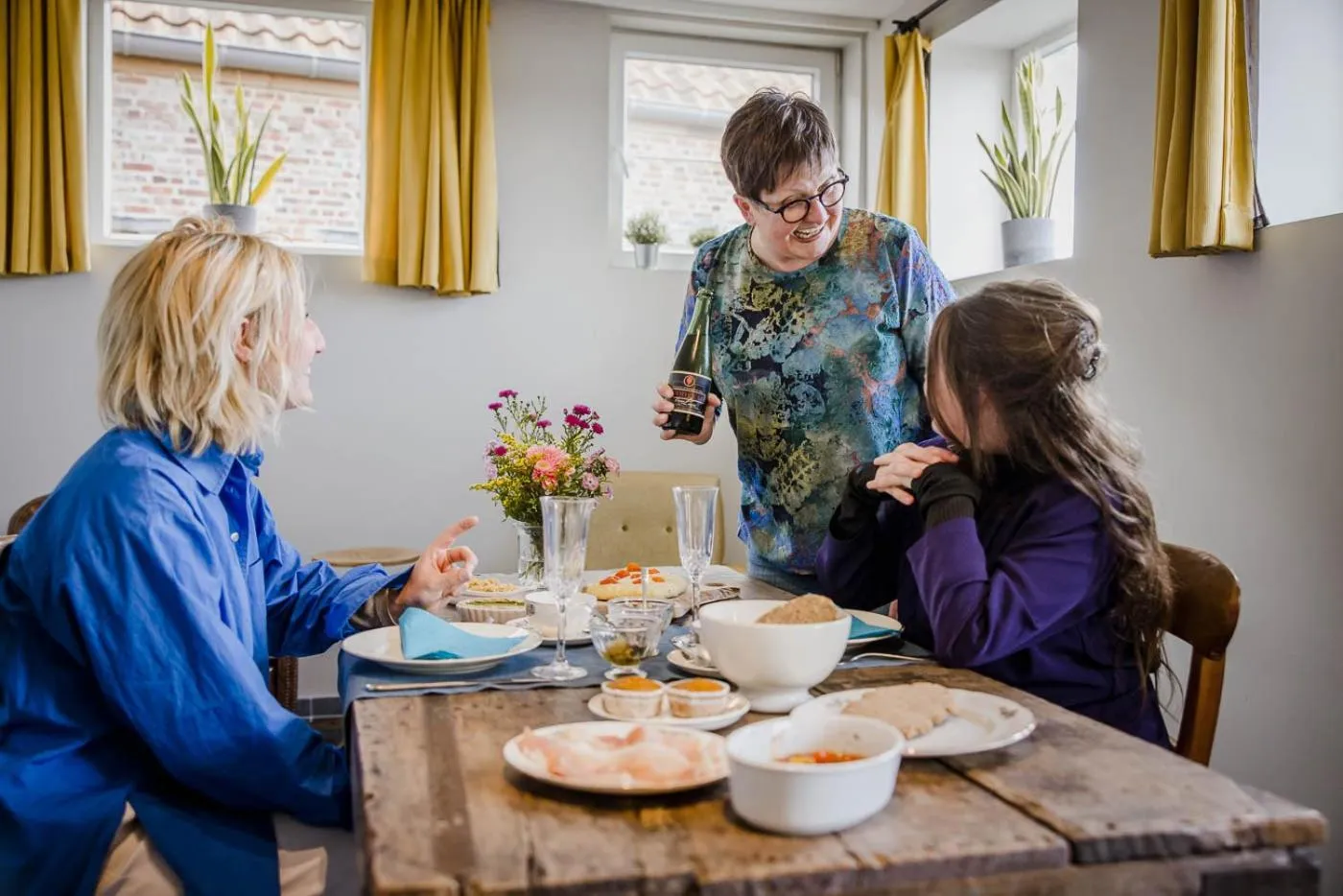 People in B&B Art.14