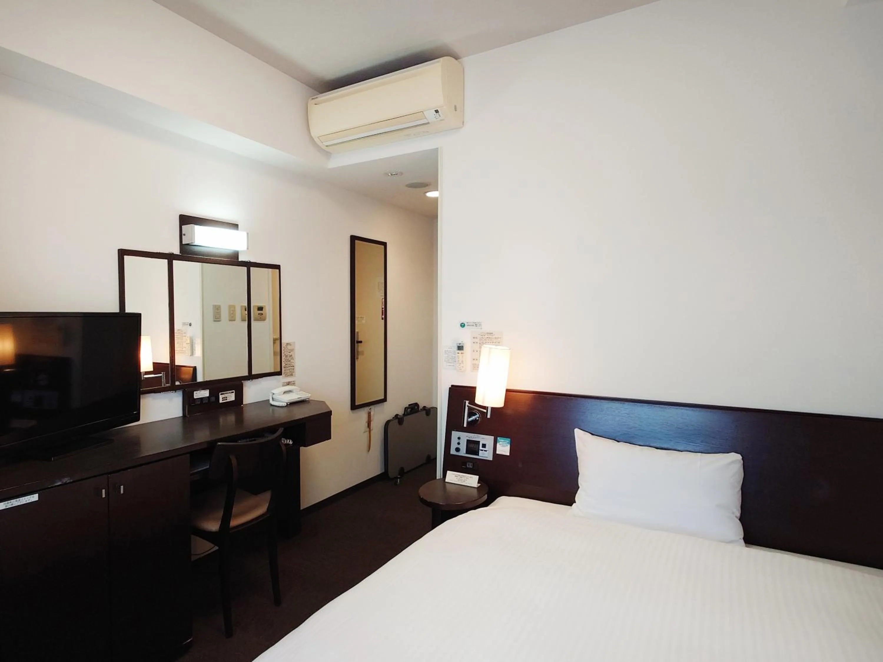 Photo of the whole room, Bed in Hotel Route-Inn Yurihonjo