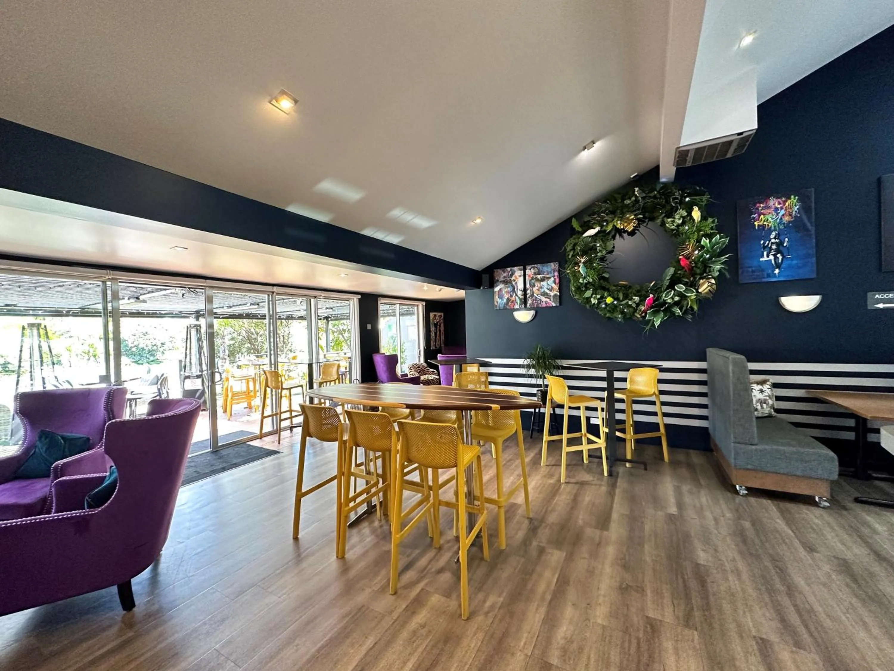 Lounge or bar in Tides Hotel