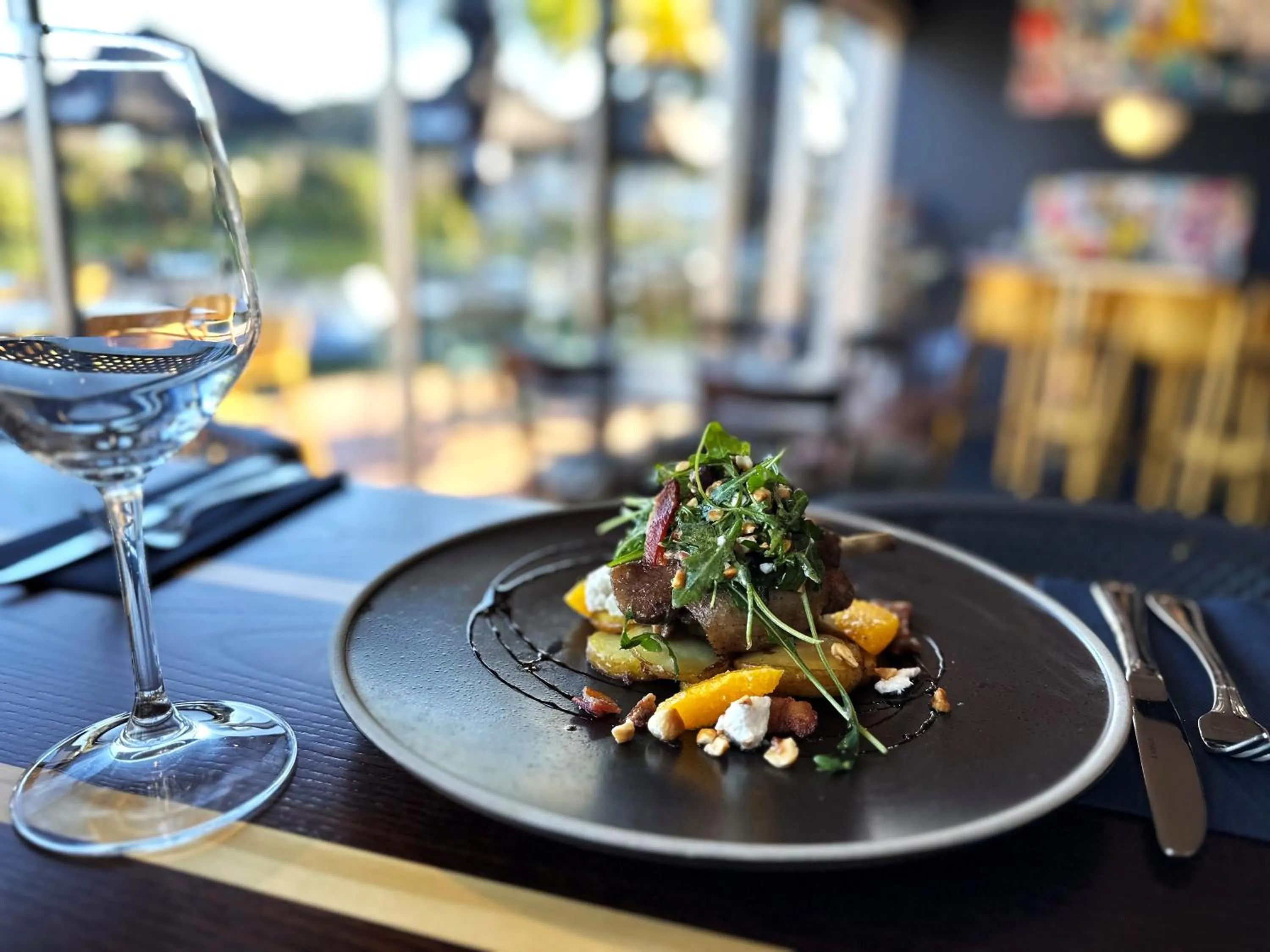 Restaurant/places to eat in Tides Hotel