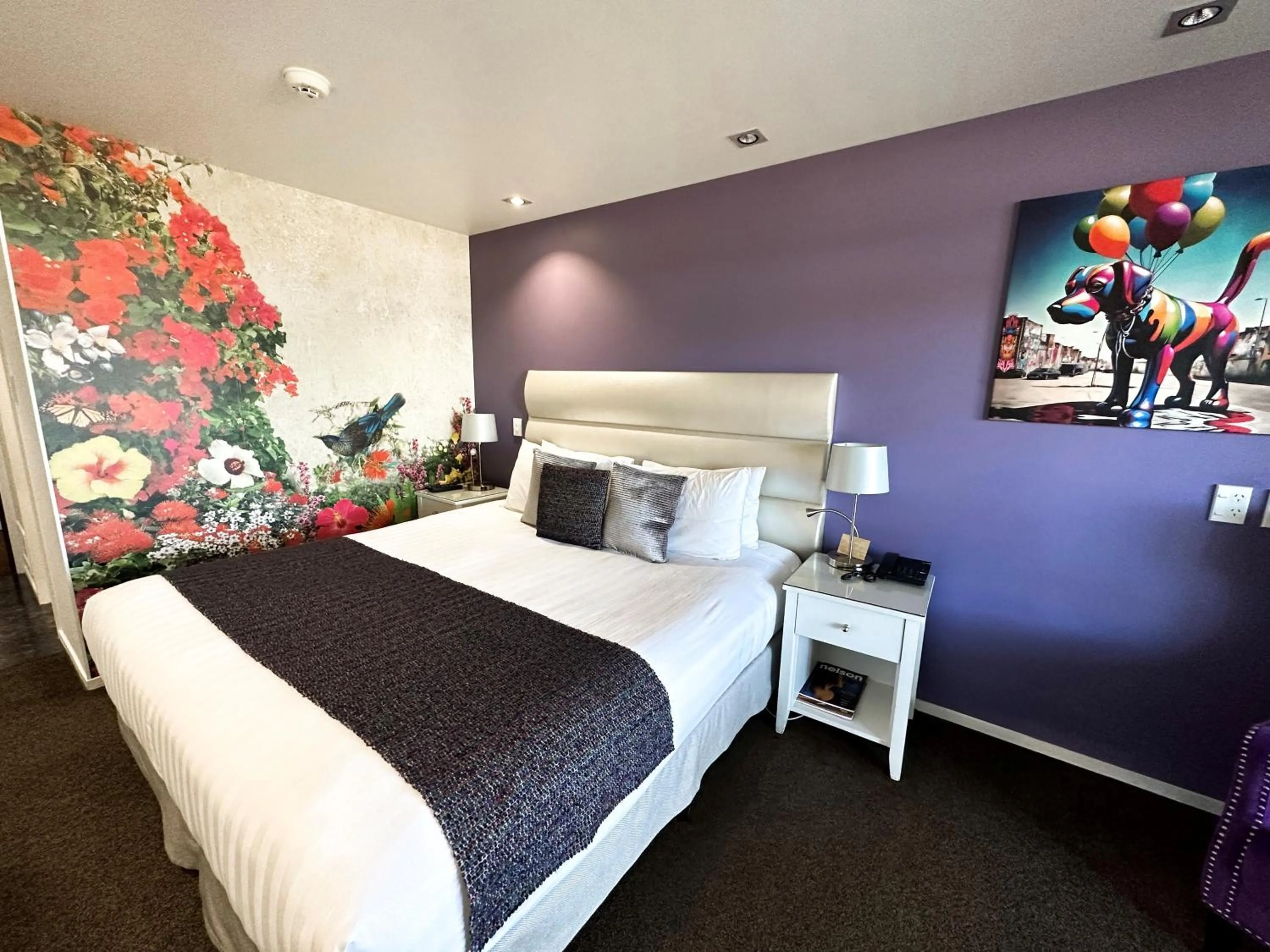 Bedroom, Bed in Tides Hotel