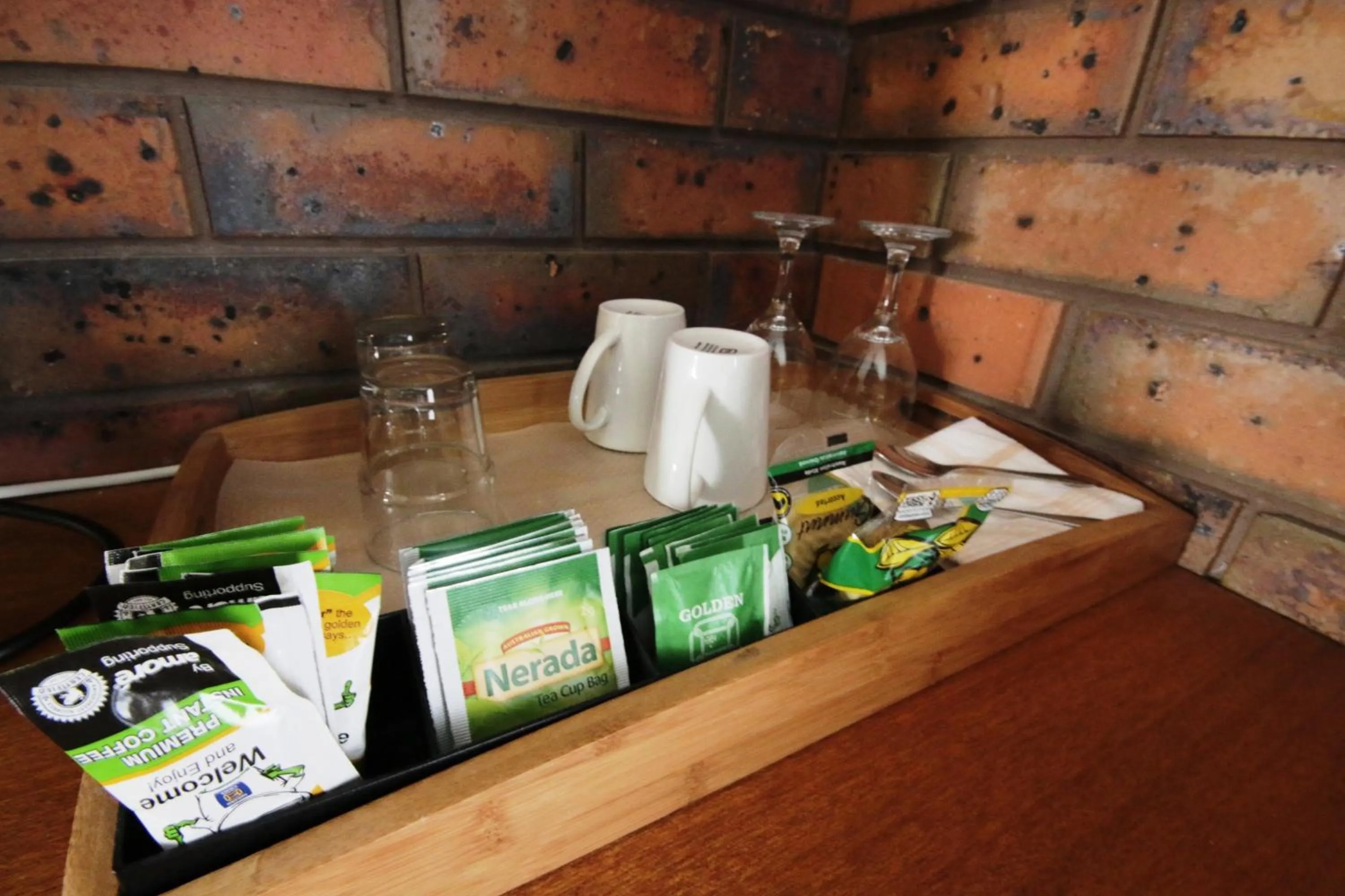 Coffee/tea facilities in Golden Palms Motel