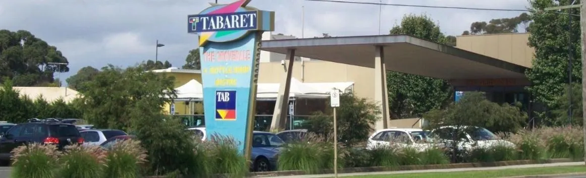 Facade/entrance in Golden Palms Motel