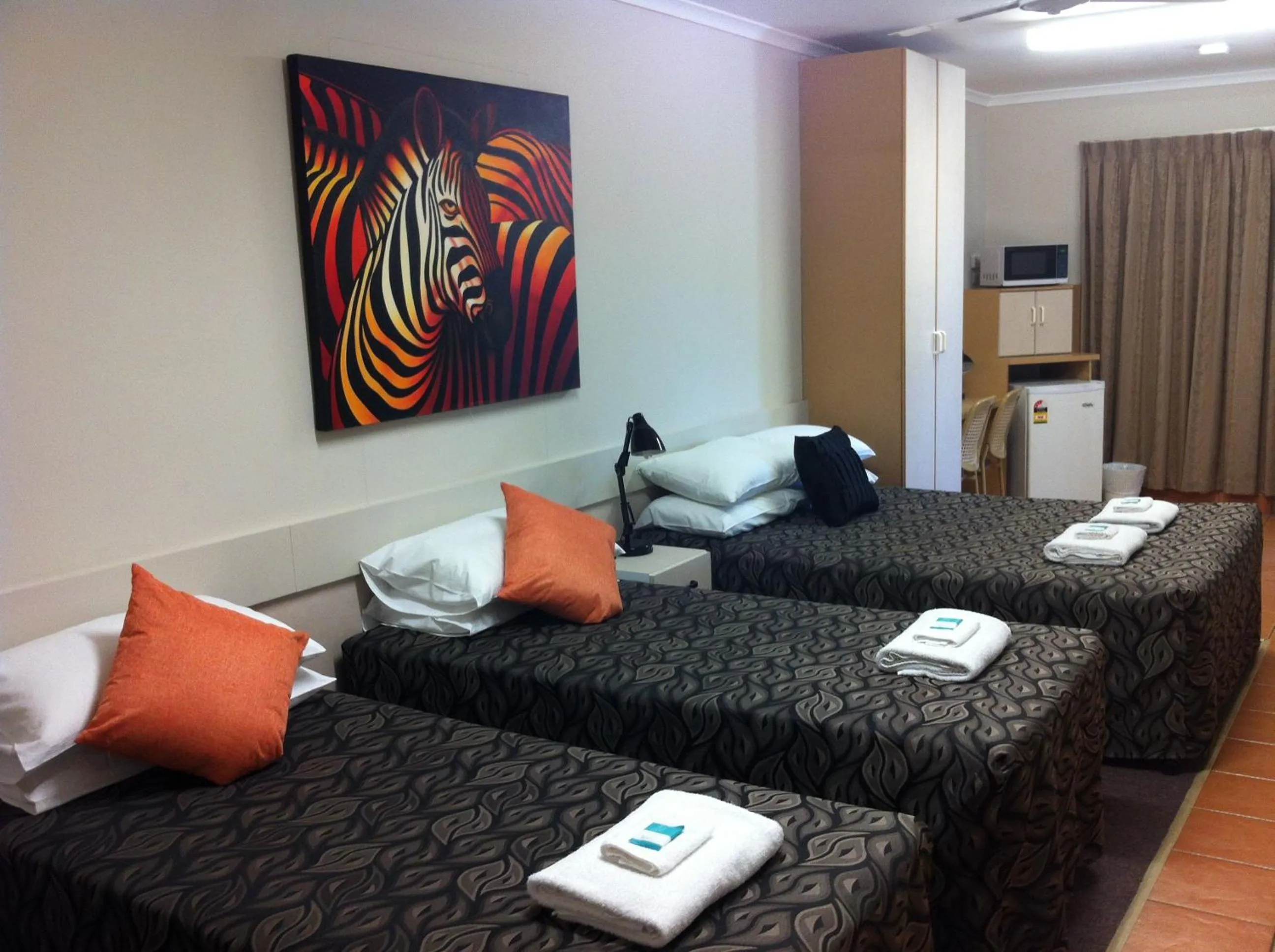 Photo of the whole room, Bed in Golden Palms Motor Inn