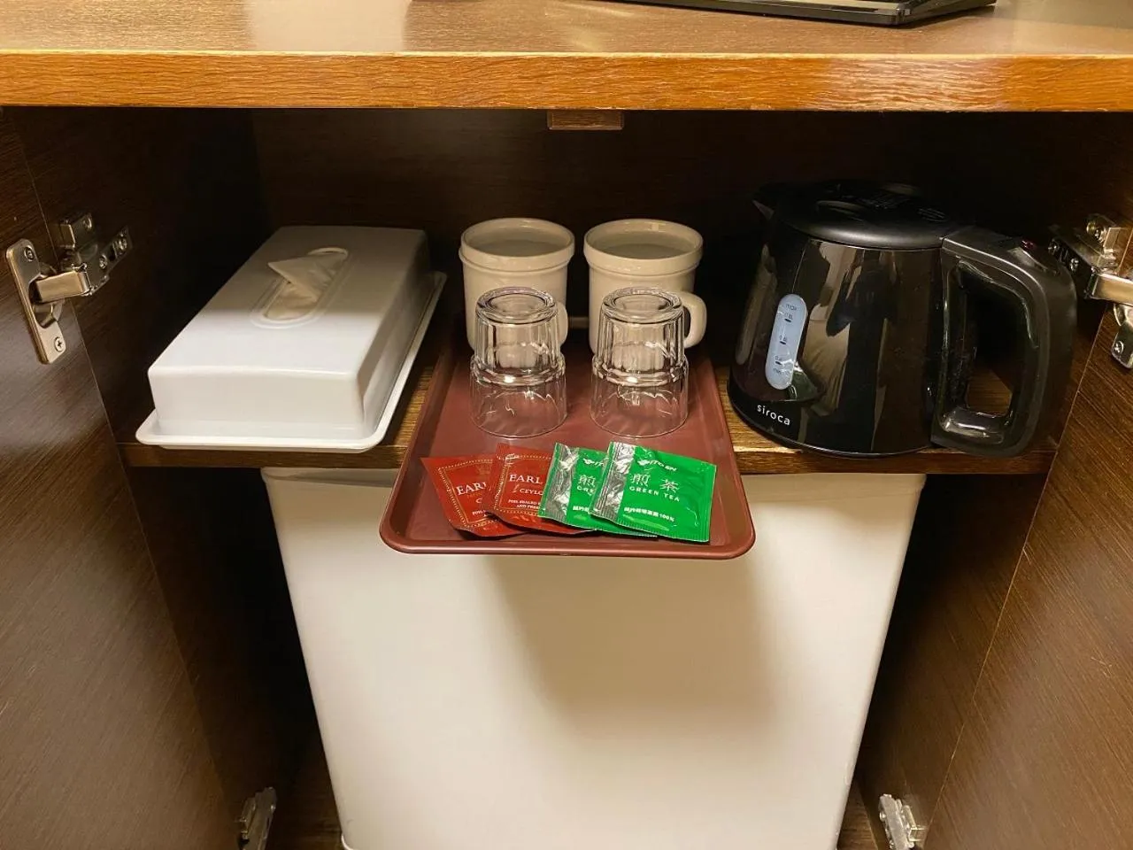 Coffee/tea facilities in Hotel Route-Inn Ina Inter