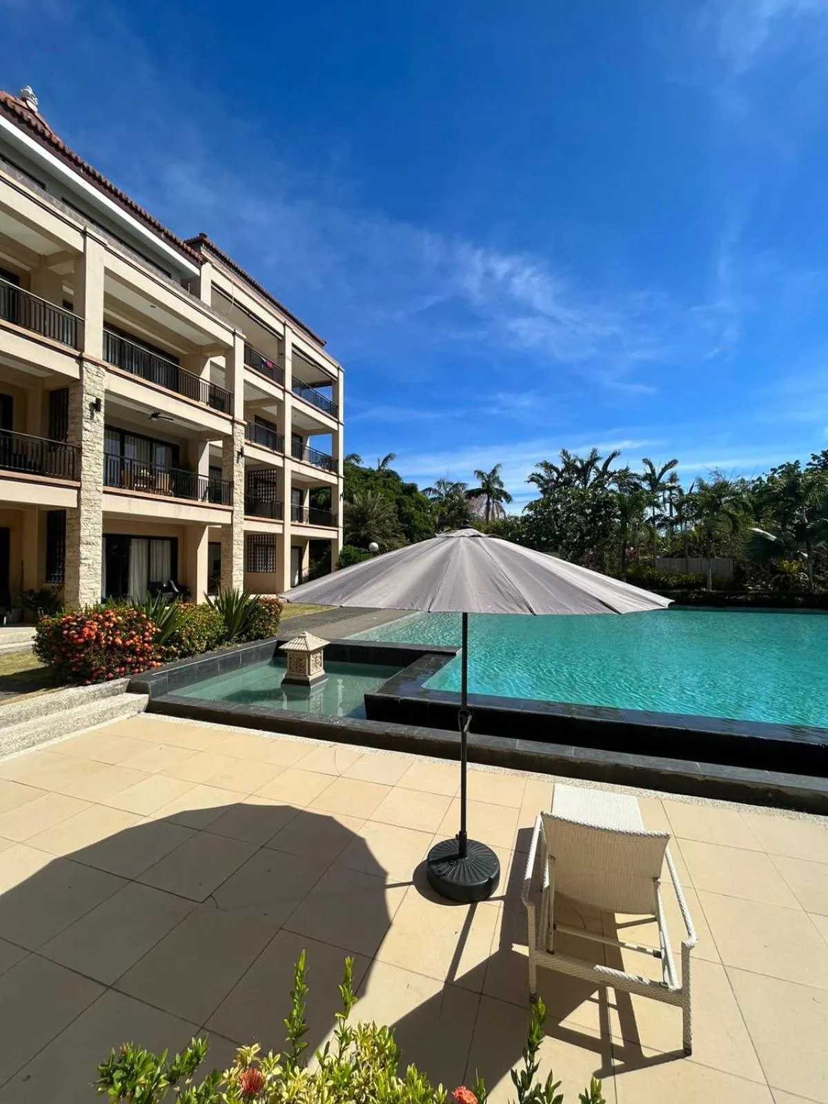 Property building in Coralpoint Gardens Suites & Residences