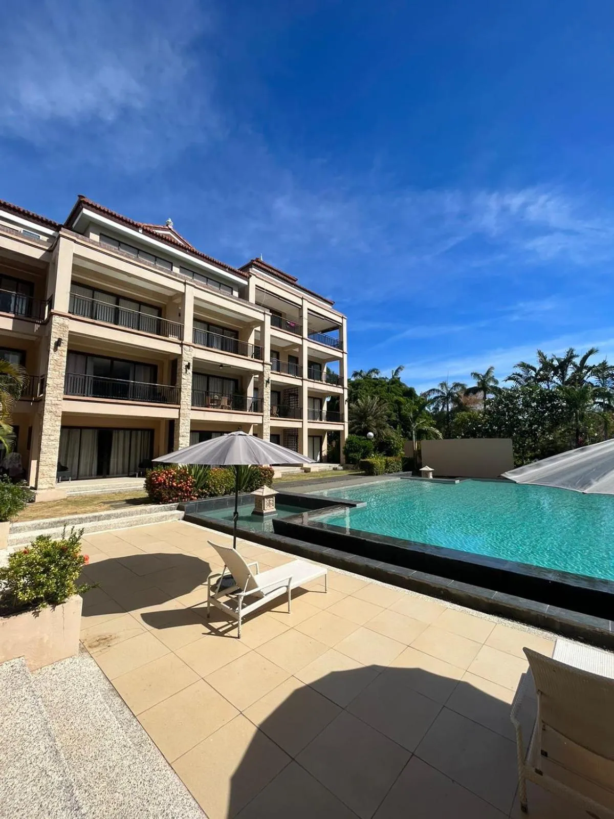 Property building in Coralpoint Gardens Suites & Residences