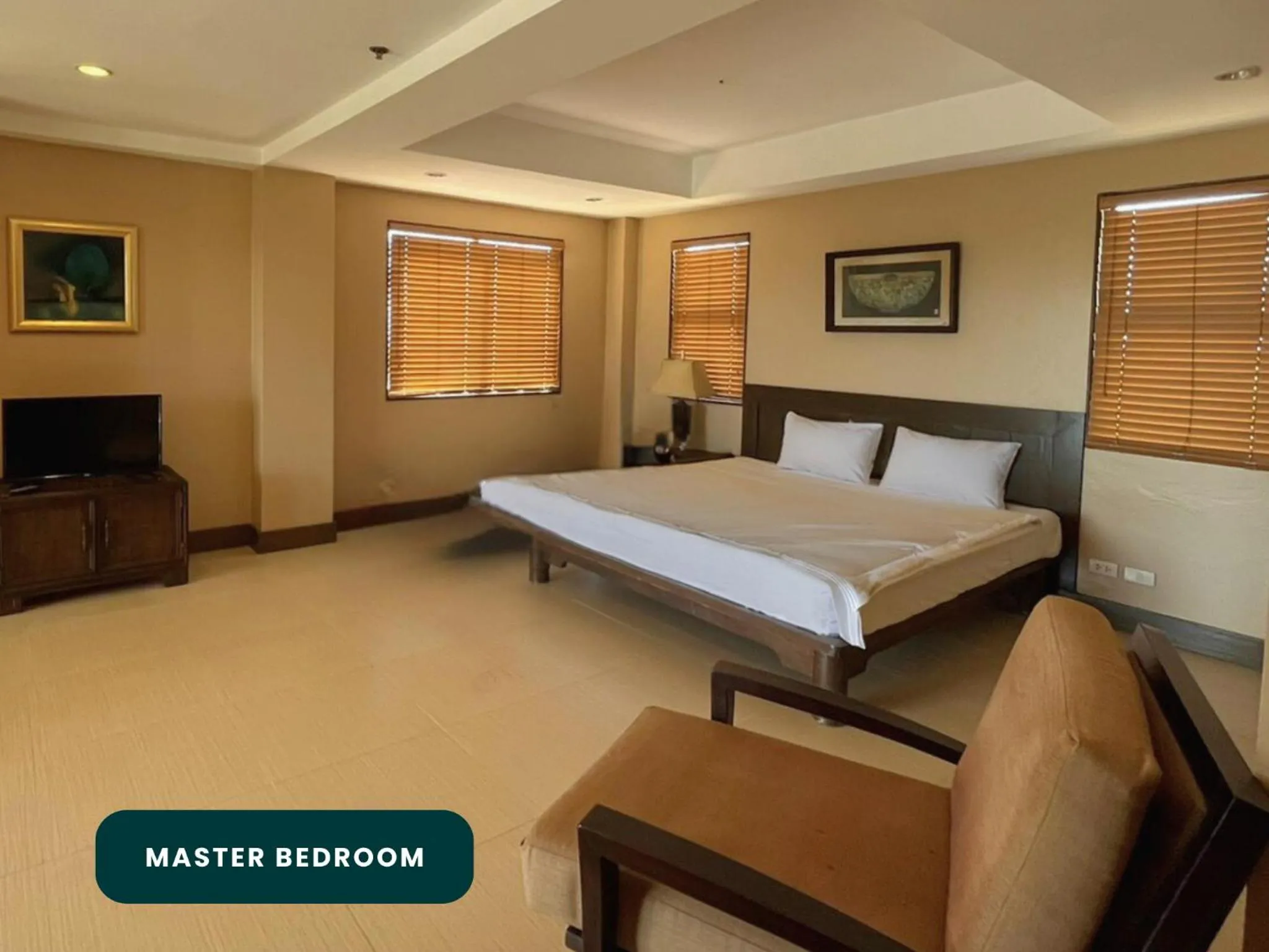 Bed in Coralpoint Gardens Suites & Residences