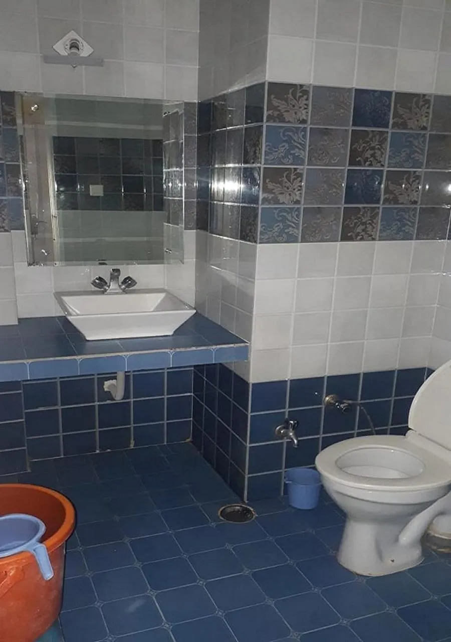 Bathroom in Hotel Ishan