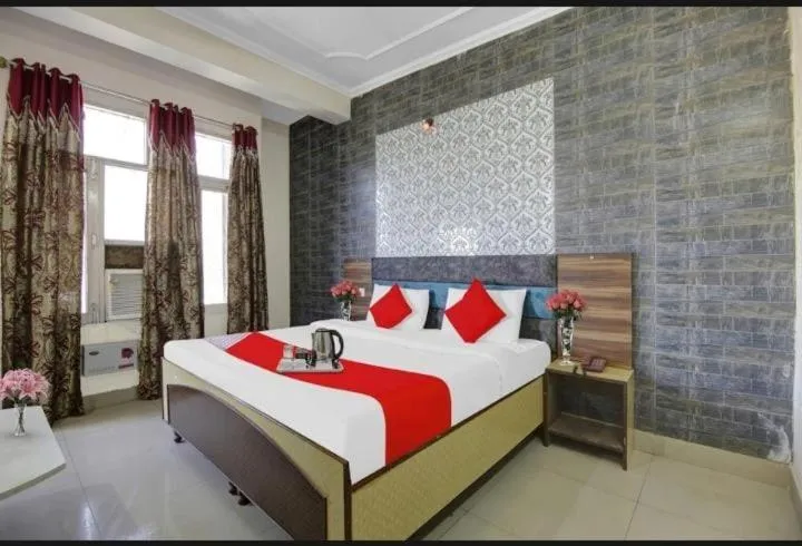 Bed in Hotel Ishan