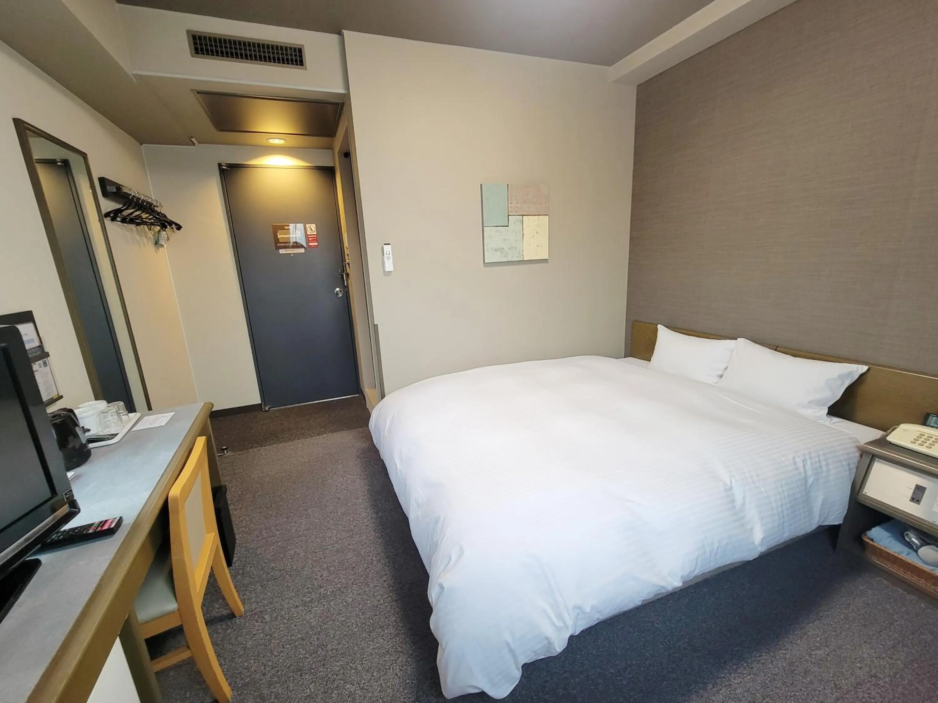 Photo of the whole room, Bed in Hotel Route-Inn Court Chikuma-Koshoku