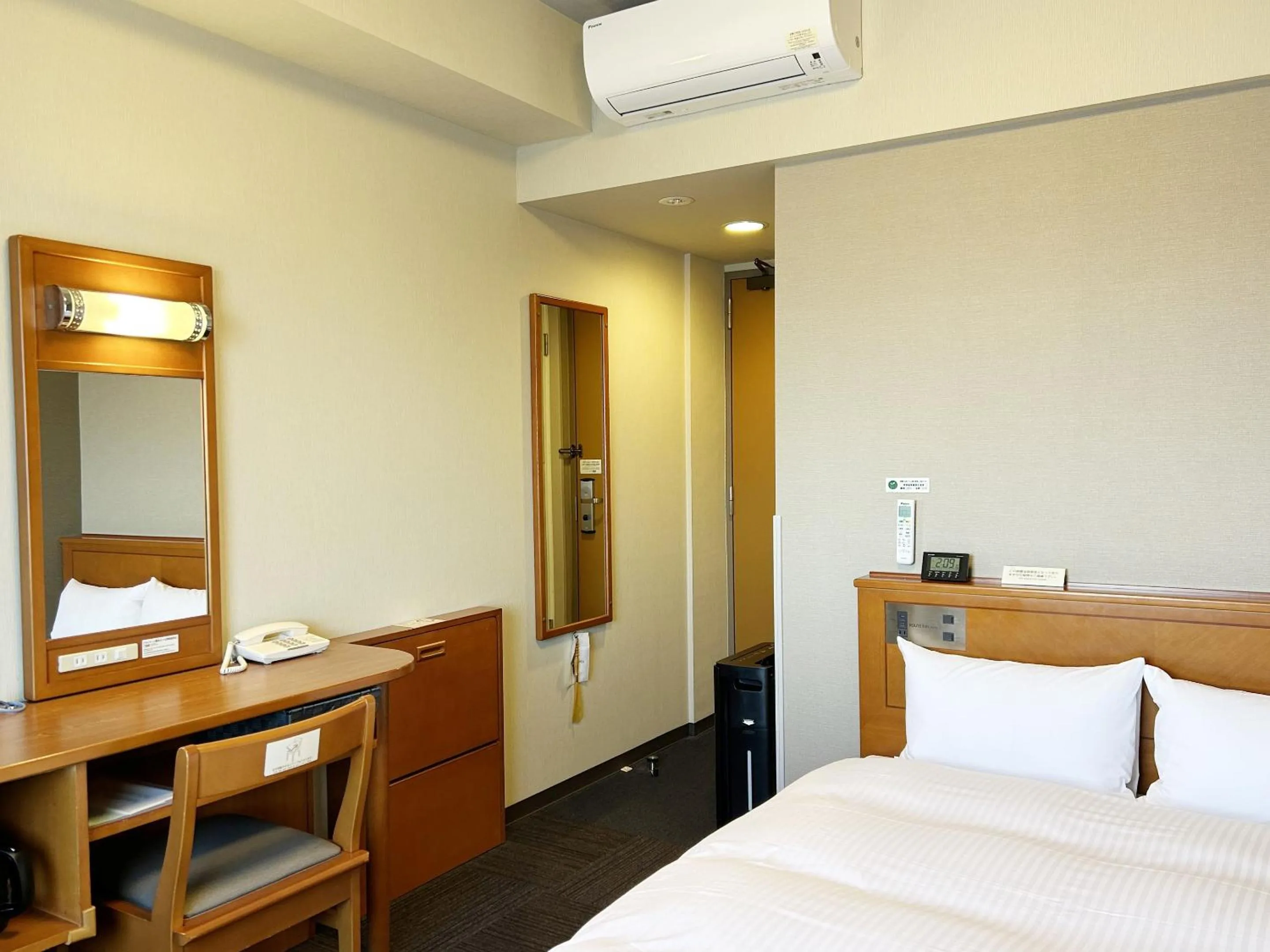 Photo of the whole room, Bed in Hotel Route-Inn Chiryu -Kokudou 1 Gou-