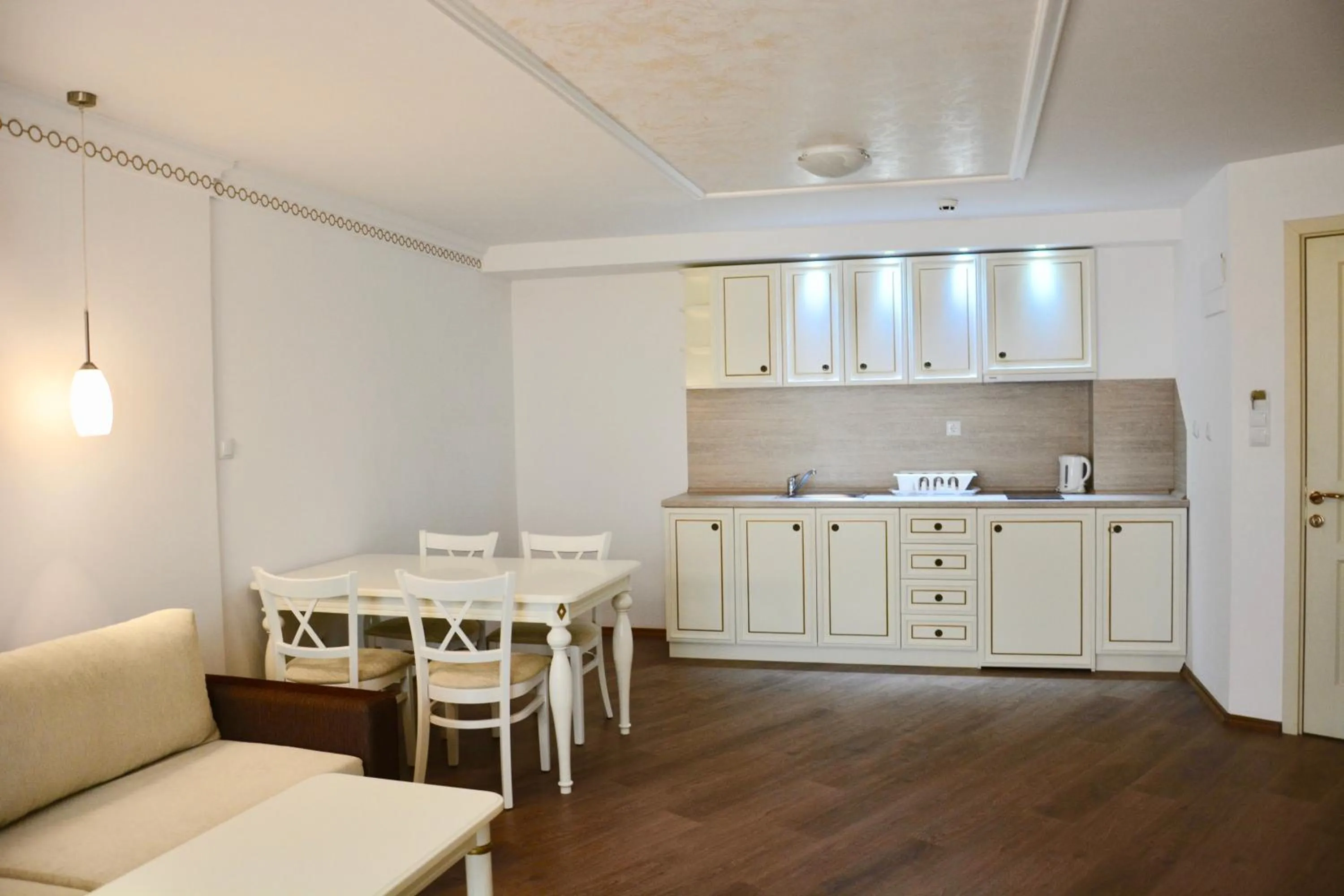 Kitchen or kitchenette in Golden Rainbow Beach Hotel