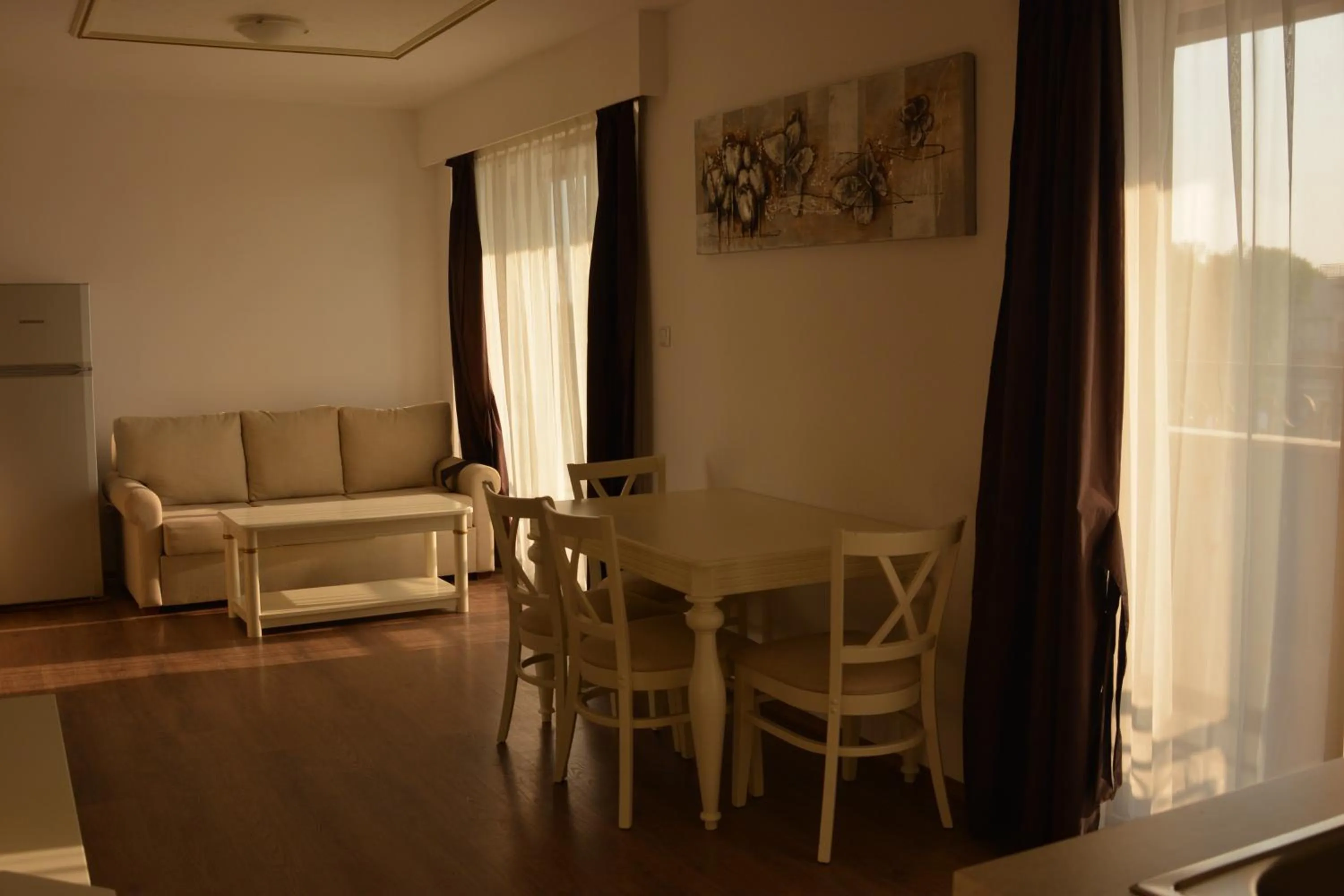 Living room in Golden Rainbow Beach Hotel