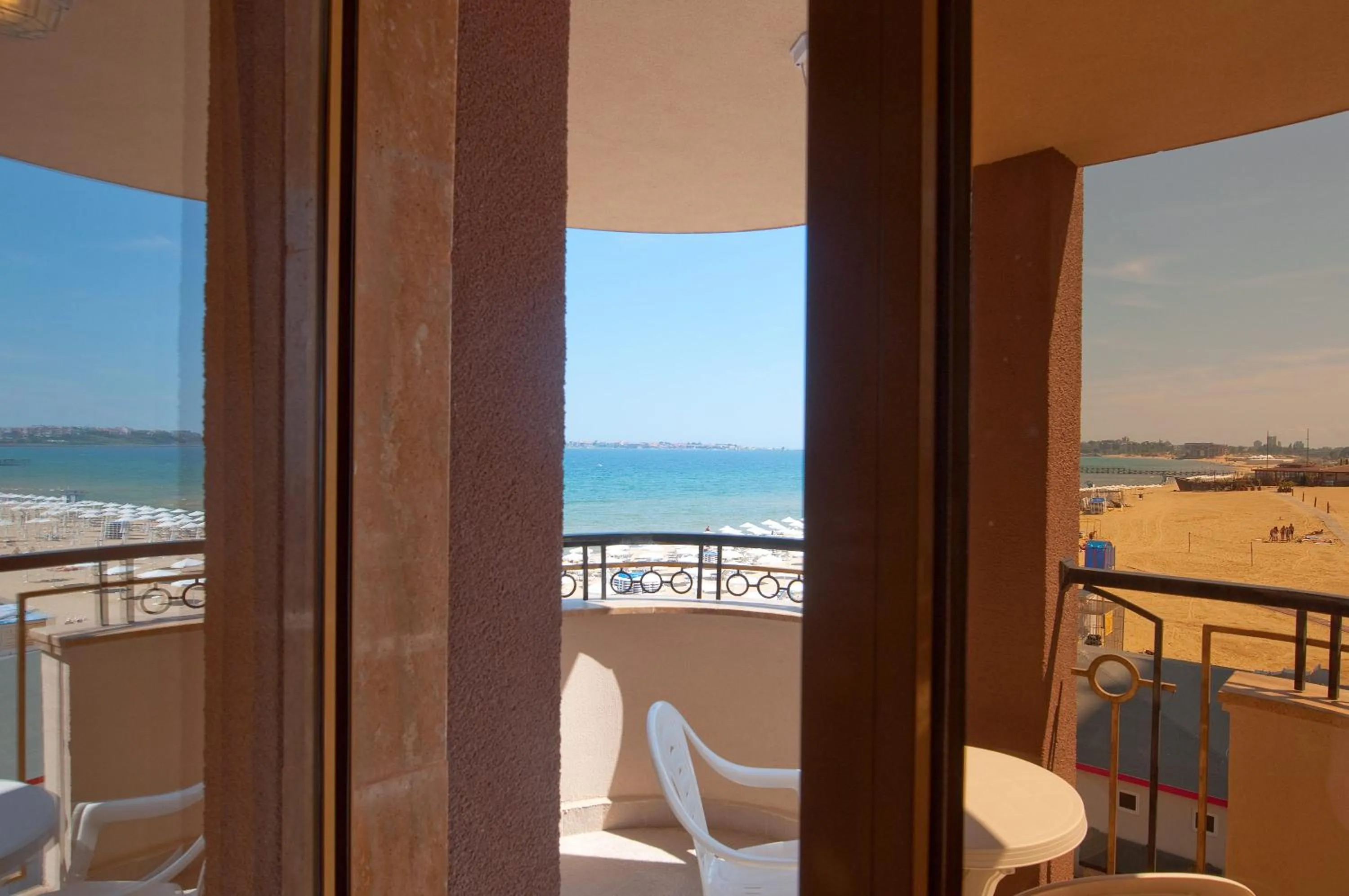 Balcony/Terrace in Golden Rainbow Beach Hotel