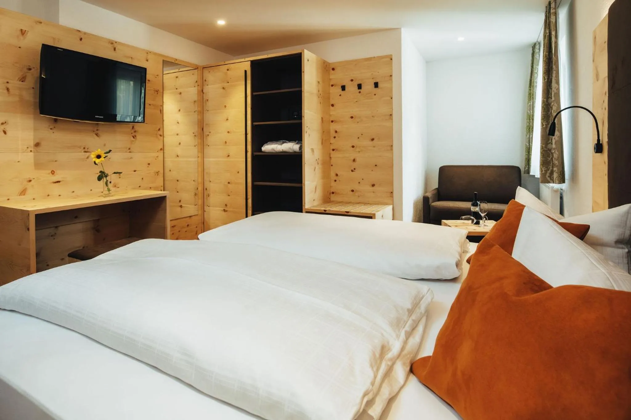 Photo of the whole room, Bed in Hotel Edelweiss Superior