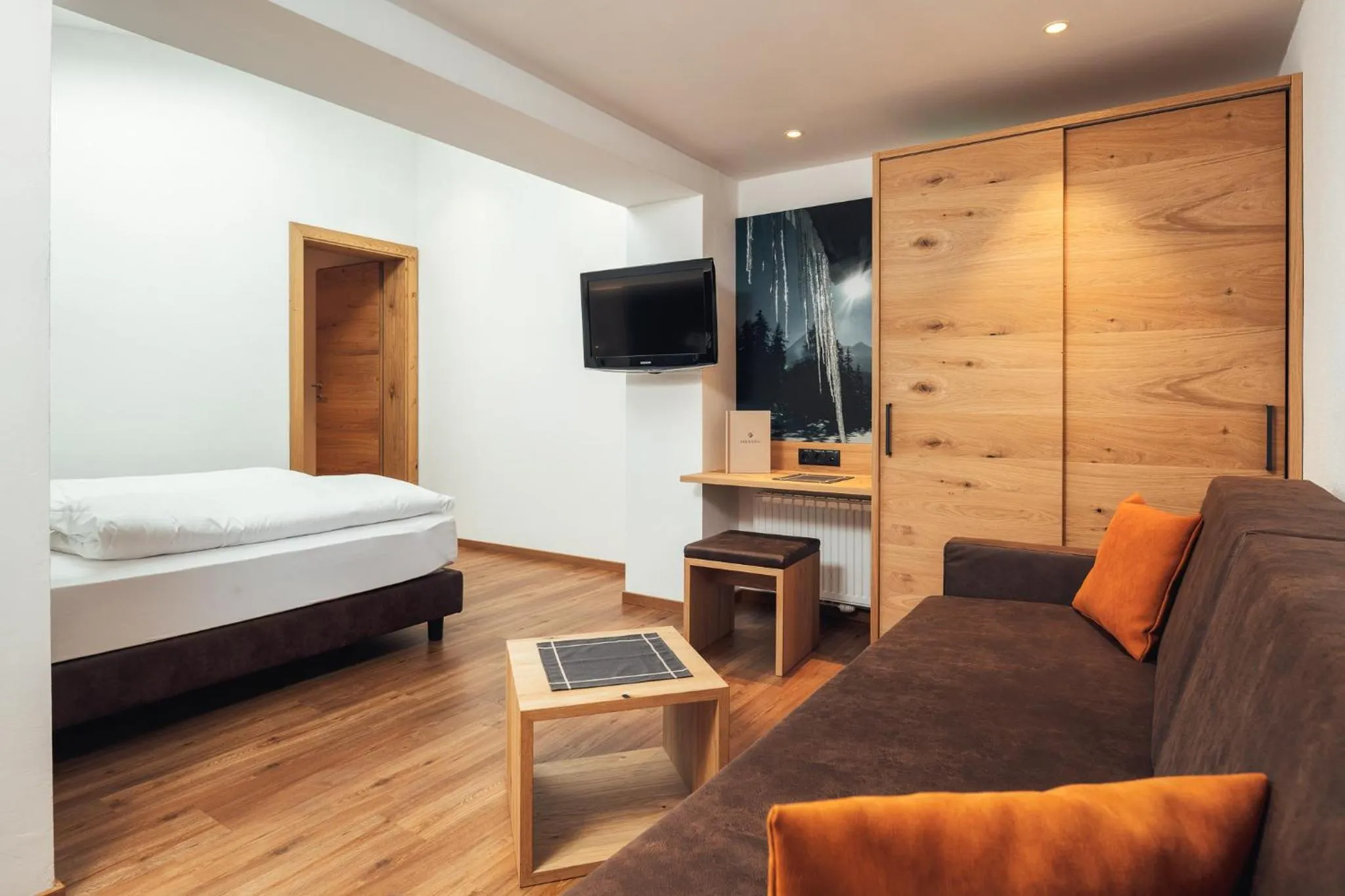 Photo of the whole room, Bed in Hotel Edelweiss Superior