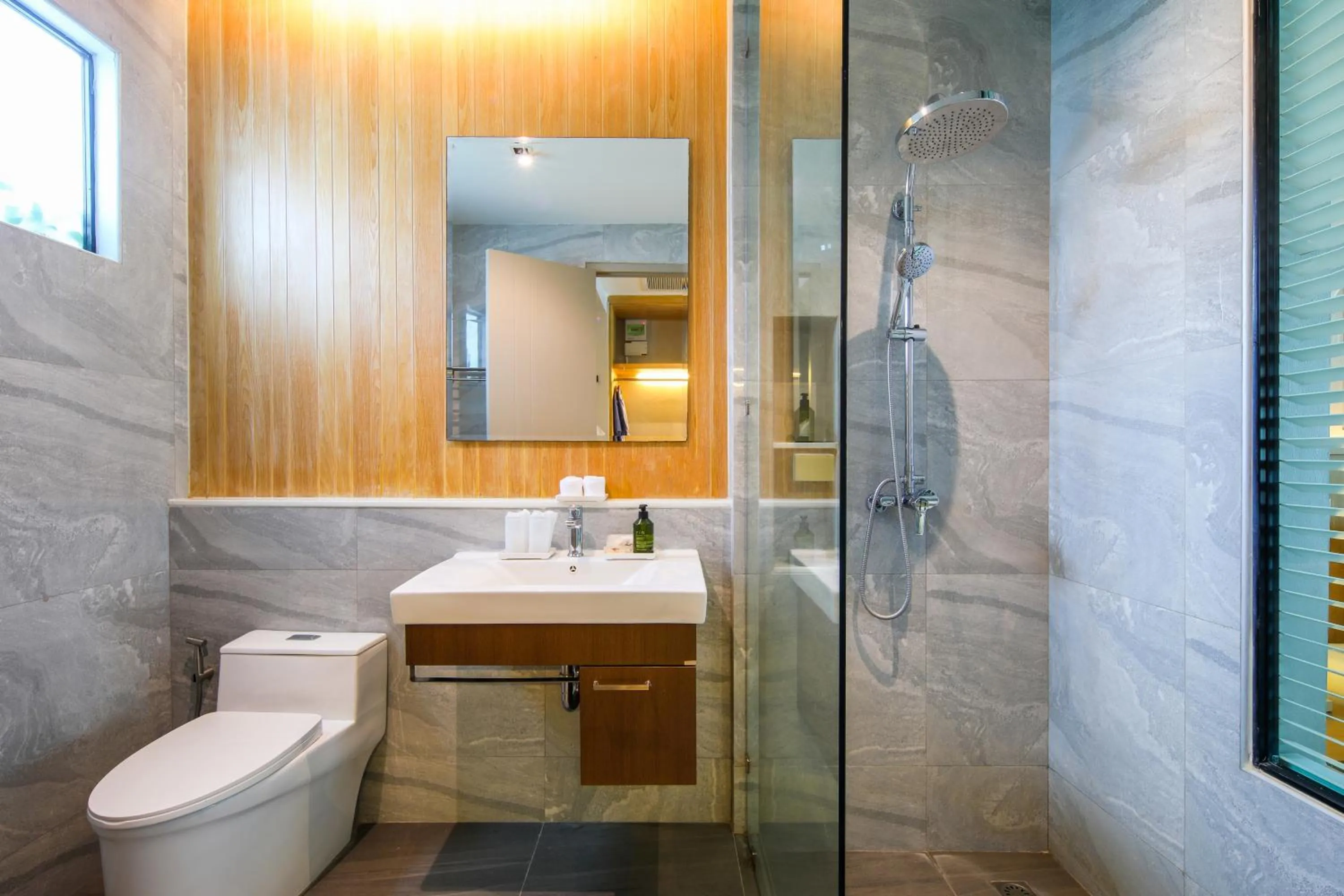 Complimentary 60 Mins Oil Massage 1 Time for 1 Person for minimum 3 Nights stay at Deluxe Double or Twin Room Pool Access in CRAFT Resort & Villas, Phuket Town