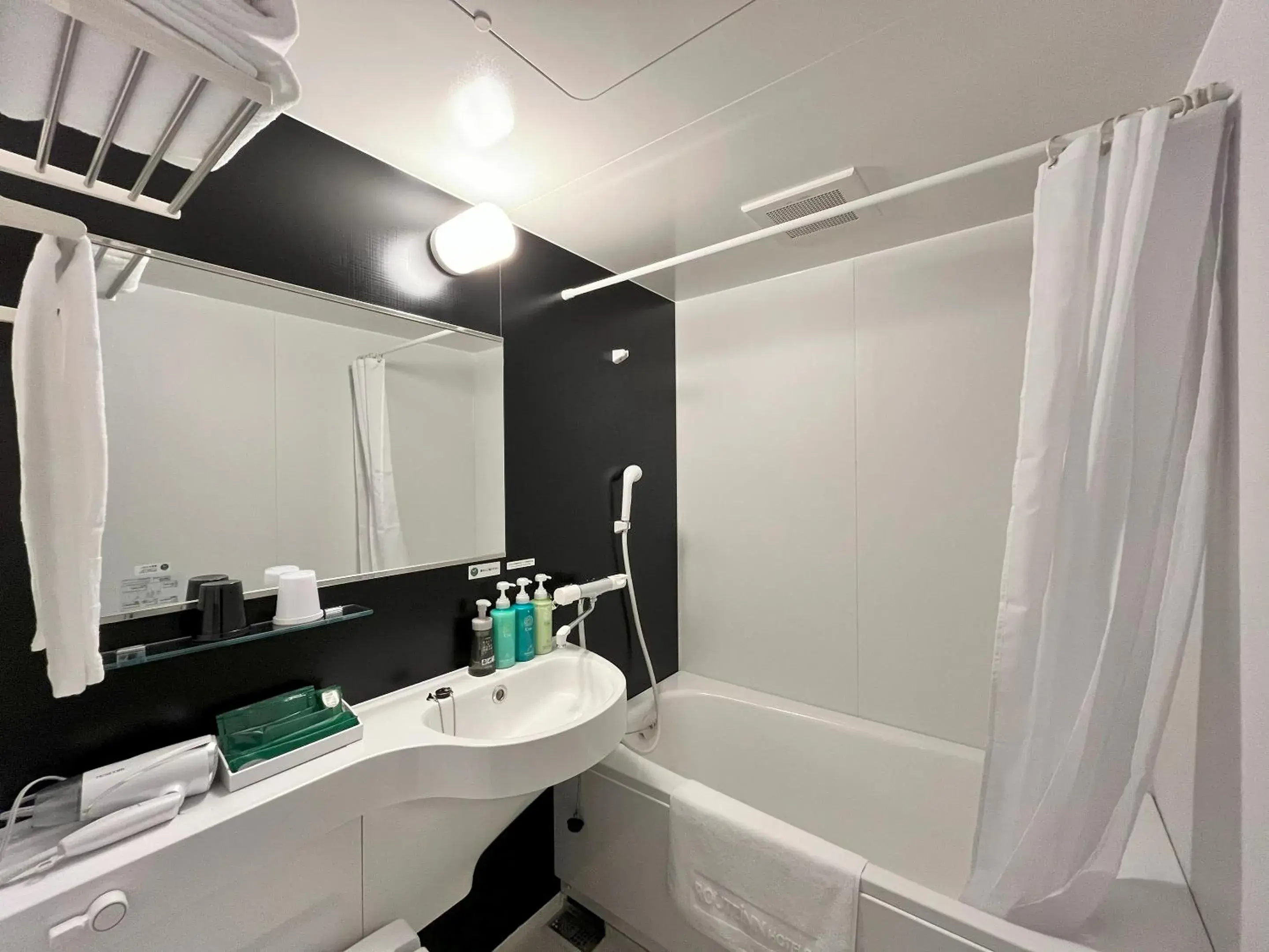 Twin Room - single occupancy - Non-Smoking in Hotel Route-Inn Nagaoka Ekimae Twin Room - single occupancy - Non-Smoking in Hotel Route-Inn Nagaoka Ekimae