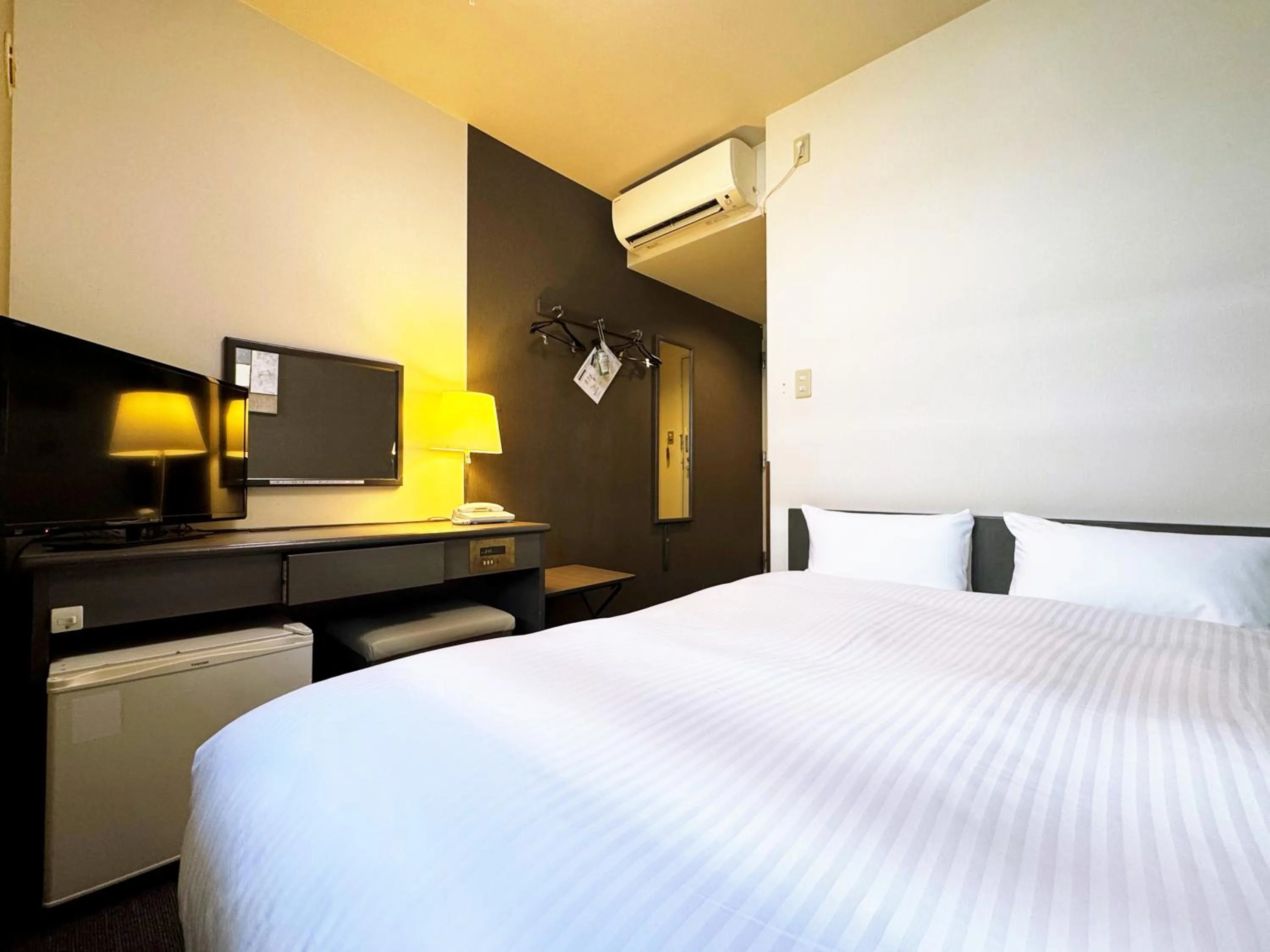 Bedroom, Bed in Hotel Route-Inn Court Kashiwazaki