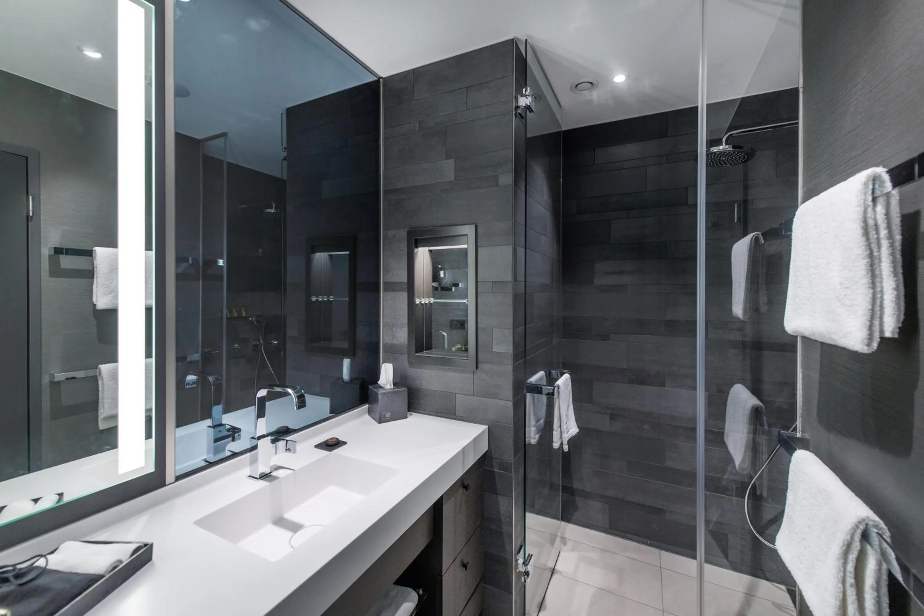 Shower in FÄHRHAUS Koblenz