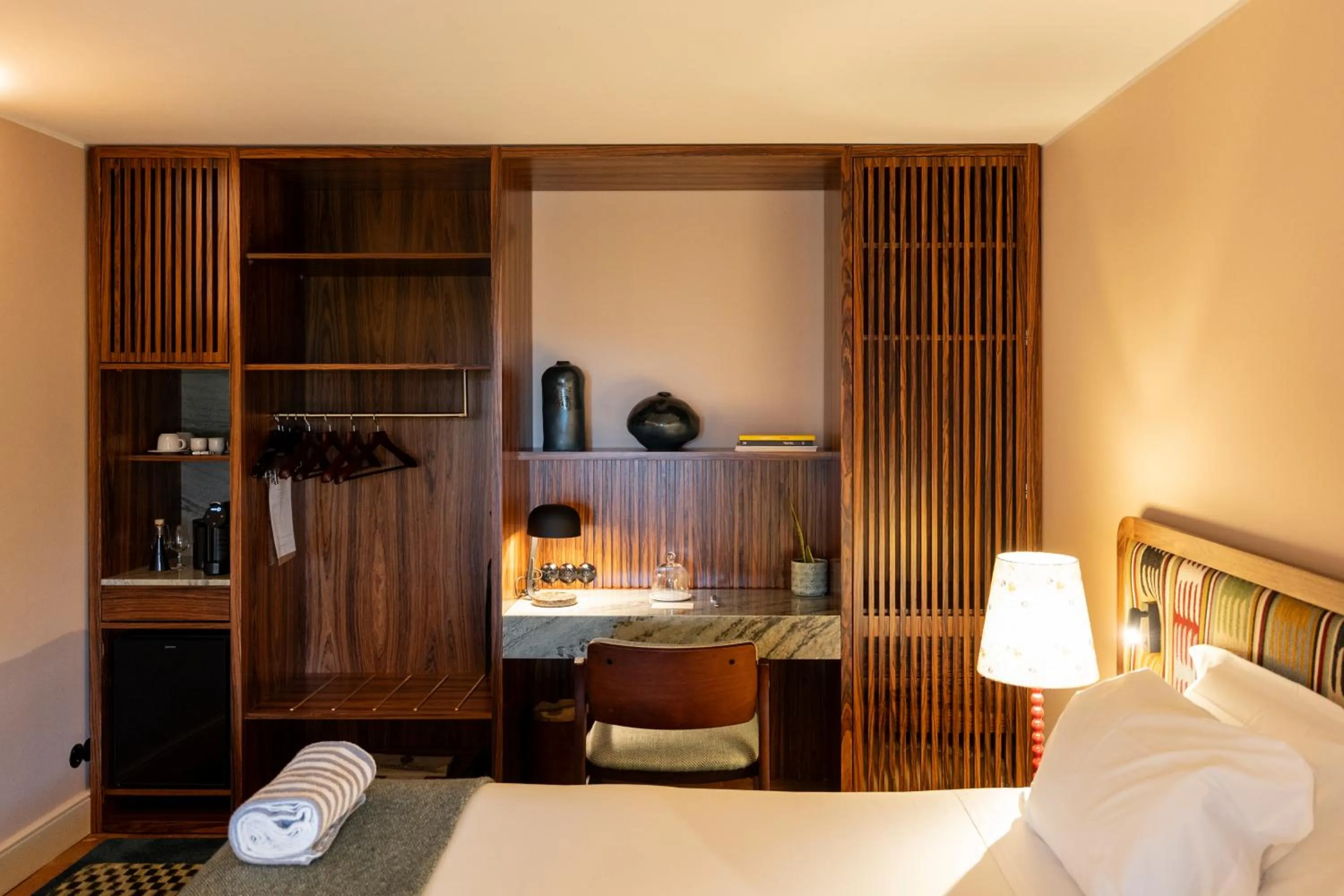 storage, Bed in Quinta Nova Winery House - Relais & Châteaux