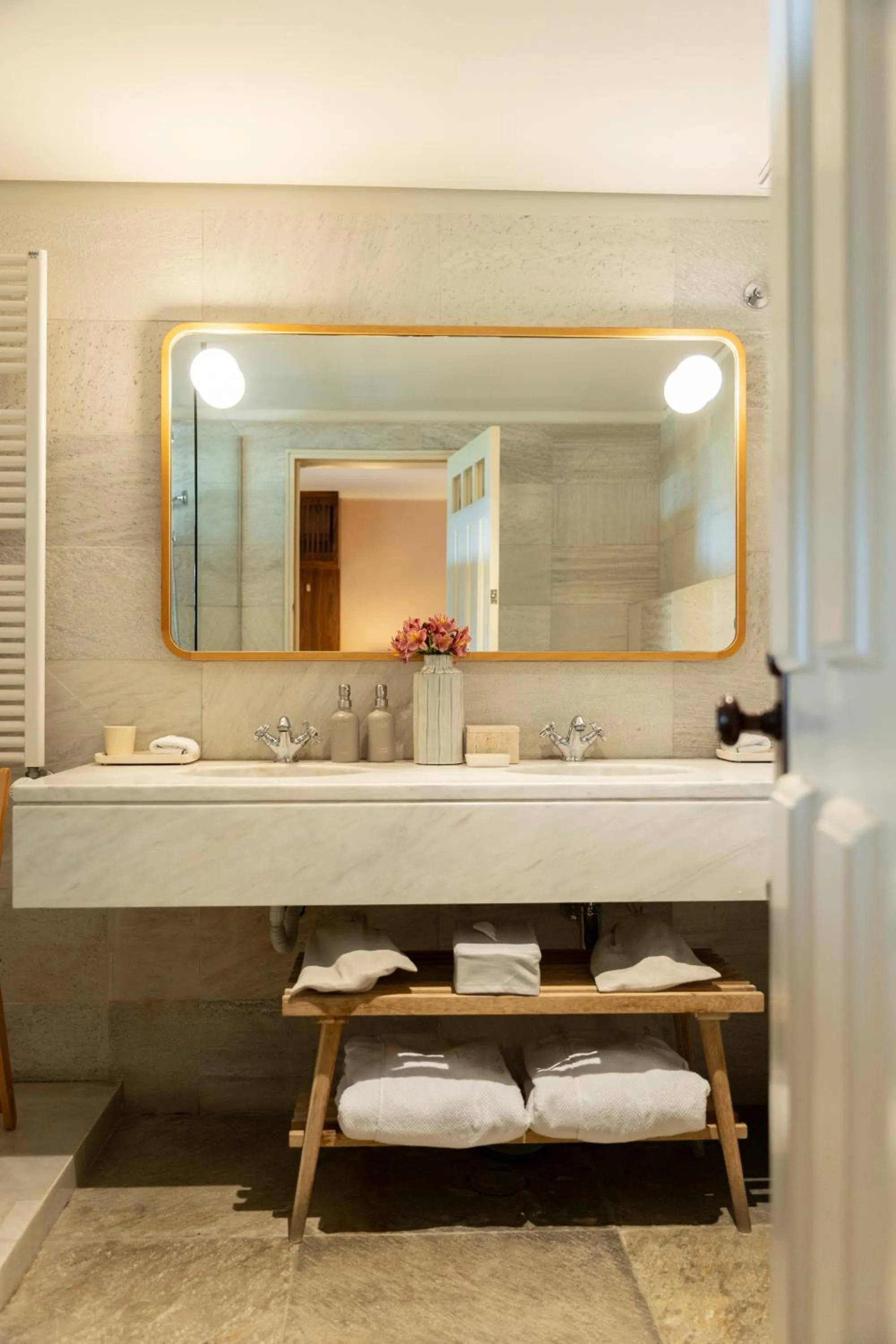 Bathroom in Quinta Nova Winery House - Relais & Châteaux