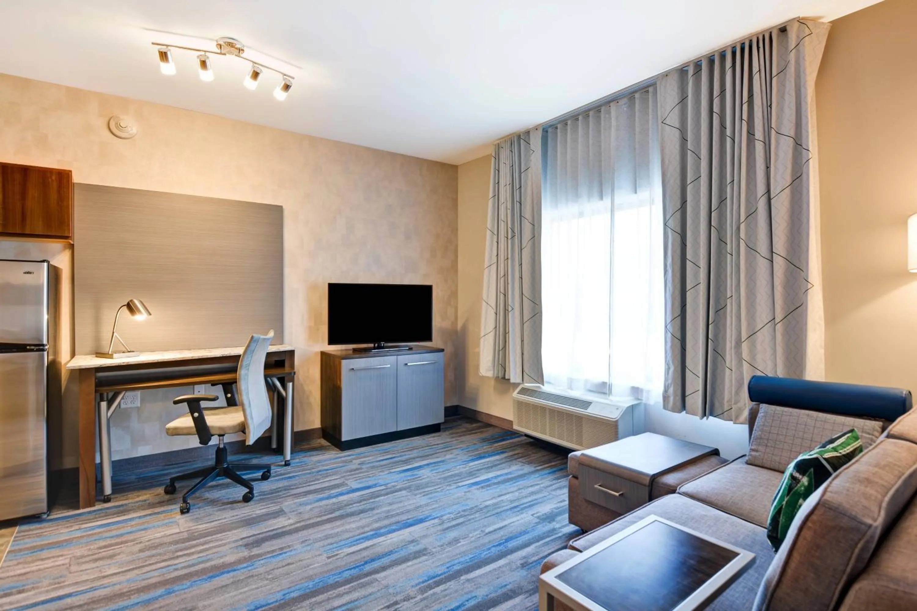 Living room in TownePlace Suites by Marriott Bridgewater Branchburg