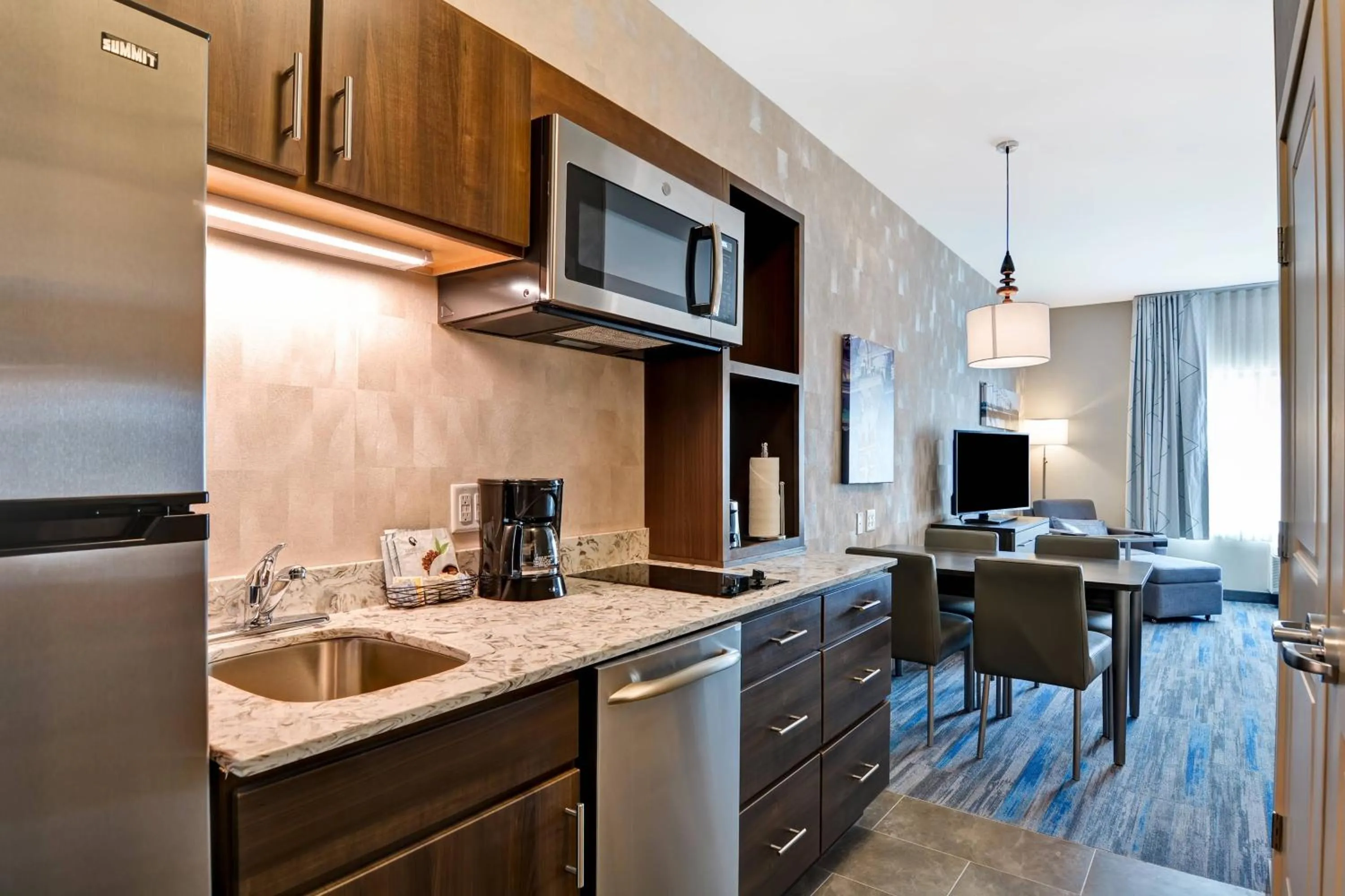 Kitchen or kitchenette in TownePlace Suites by Marriott Bridgewater Branchburg