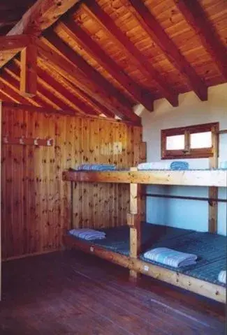 Single Bed in Dormitory Room in Refugi Cap del Rec Single Bed in Dormitory Room in Refugi Cap del Rec