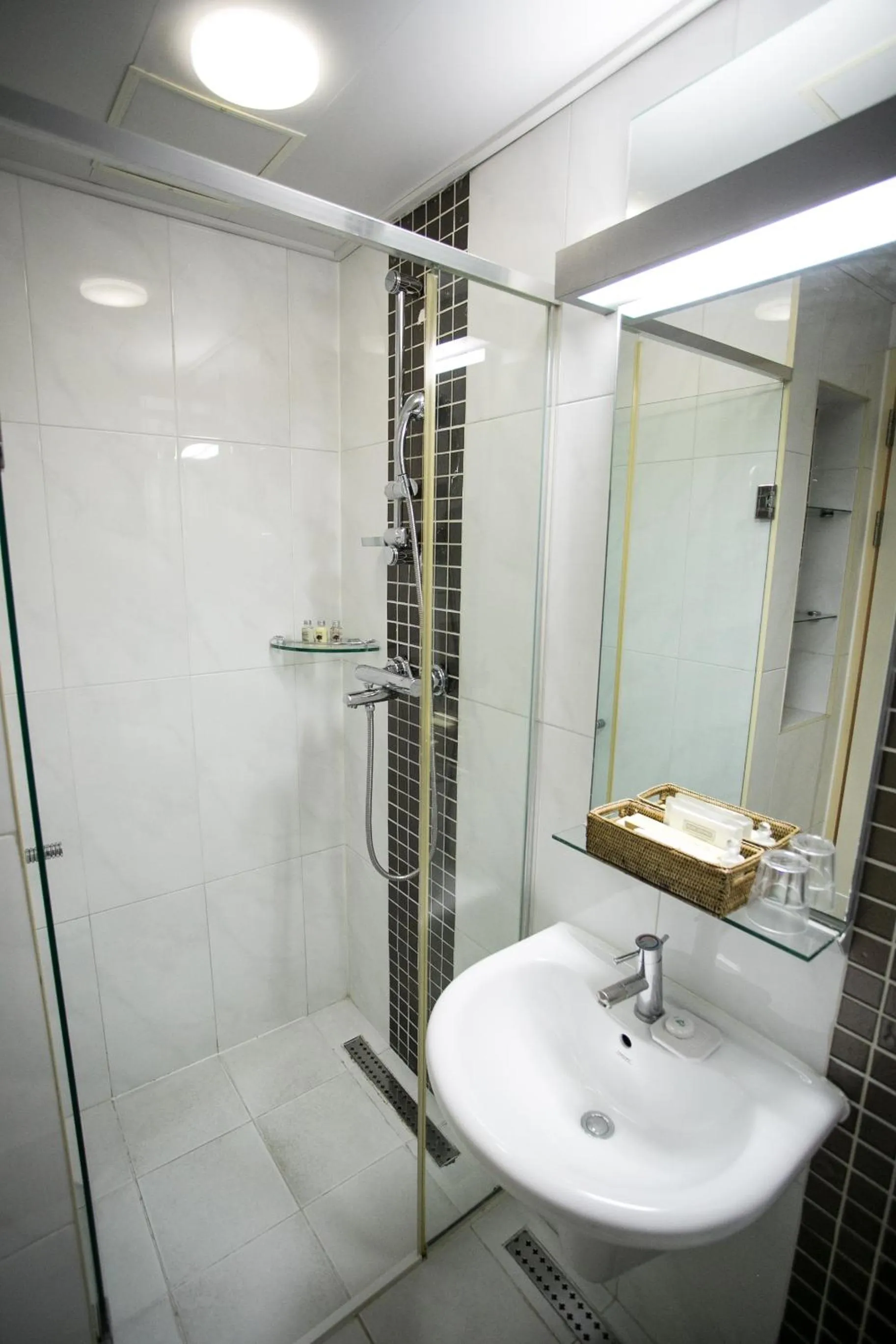 Shower in Hotel Hu Incheon Airport