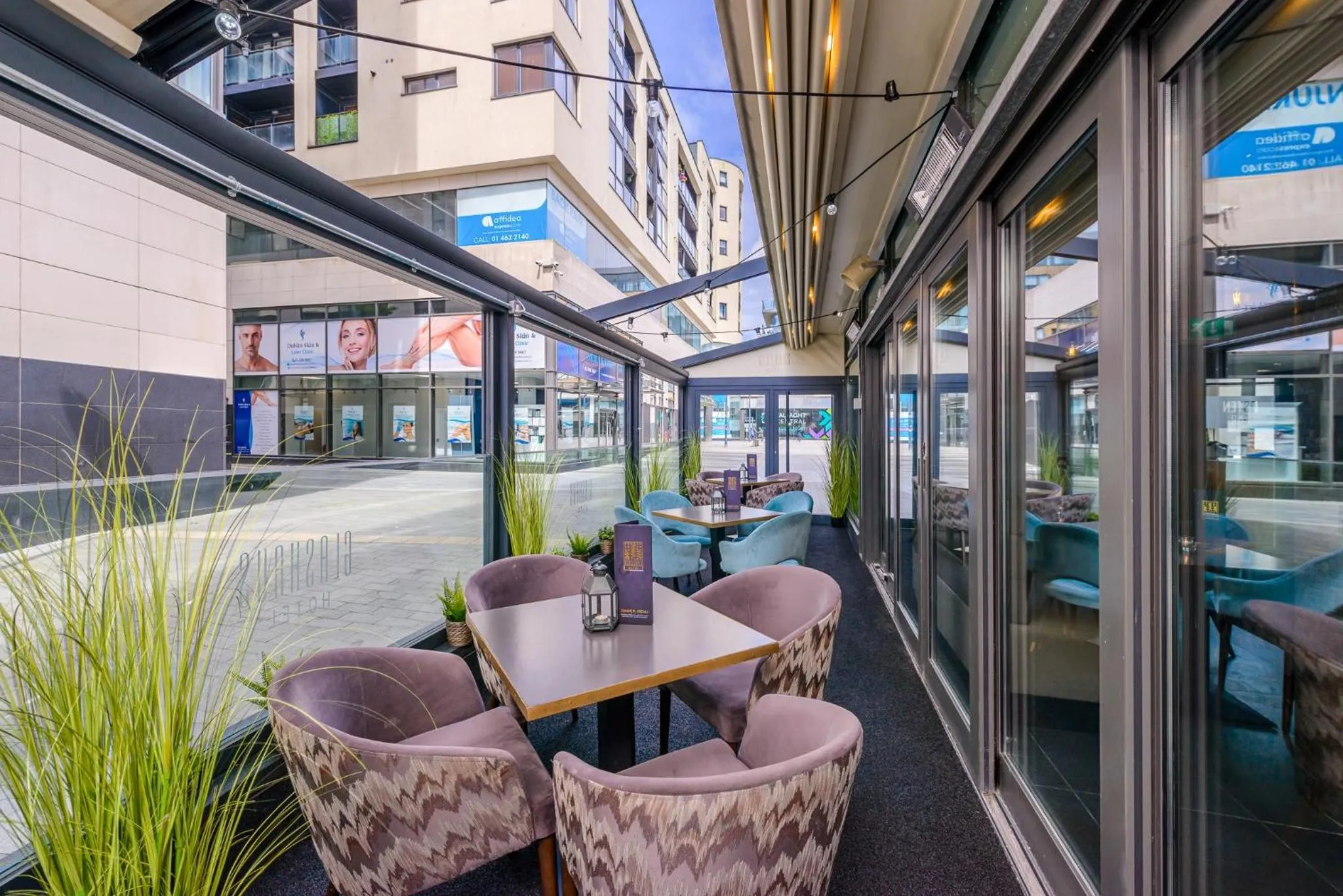 Restaurant/places to eat in Glashaus Hotel