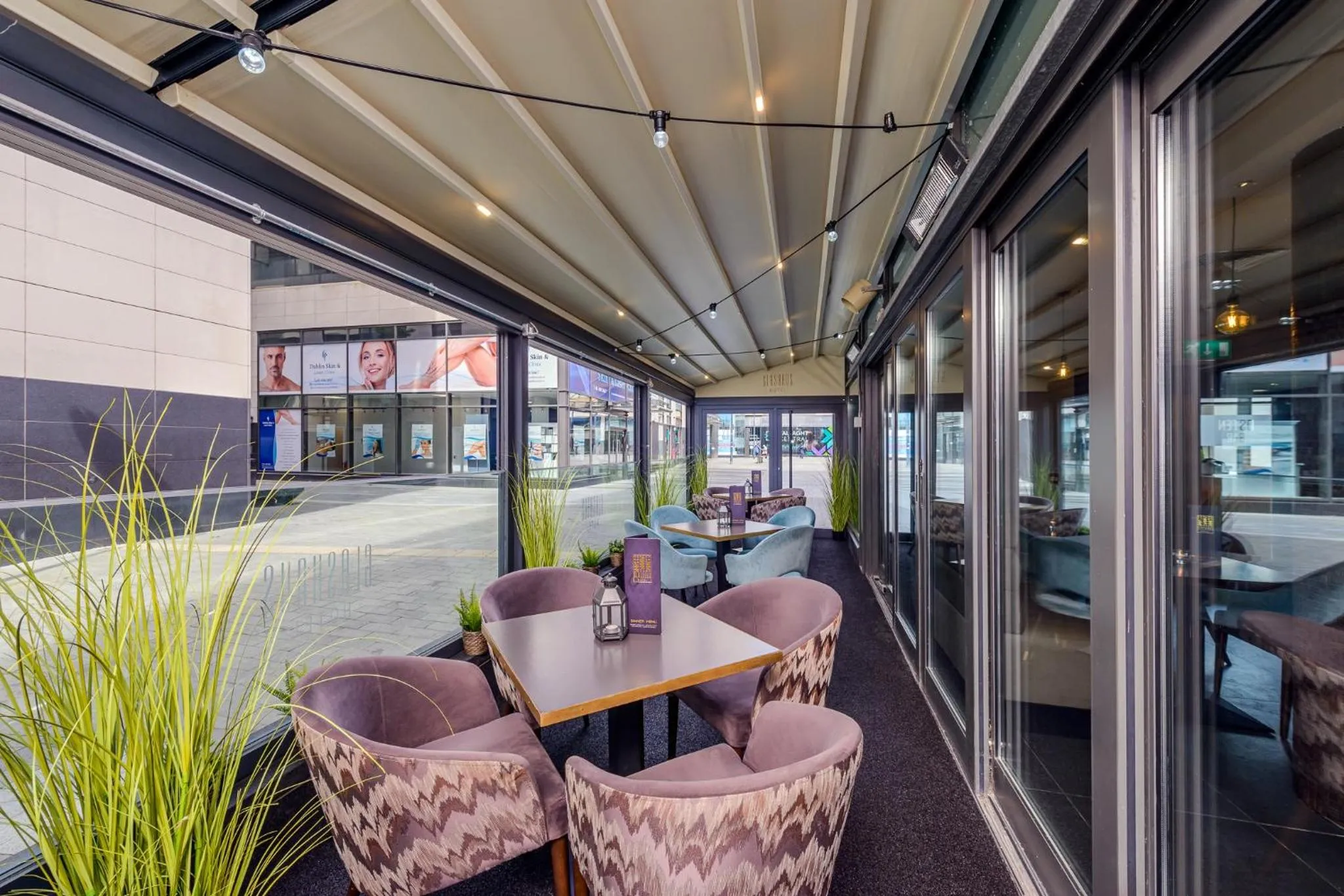 Restaurant/places to eat in Glashaus Hotel