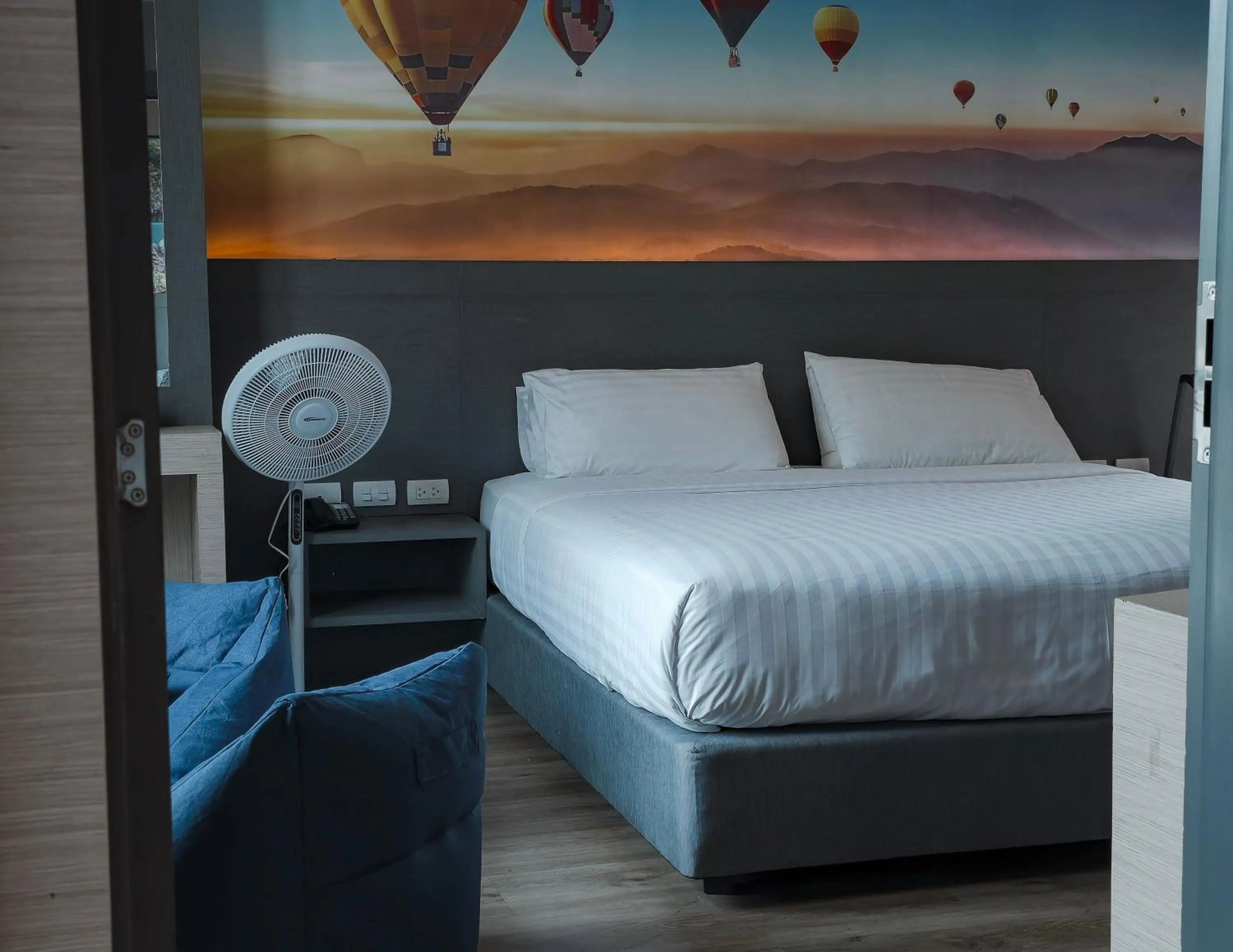 Bedroom in Hyde Park Hotel Bangkok