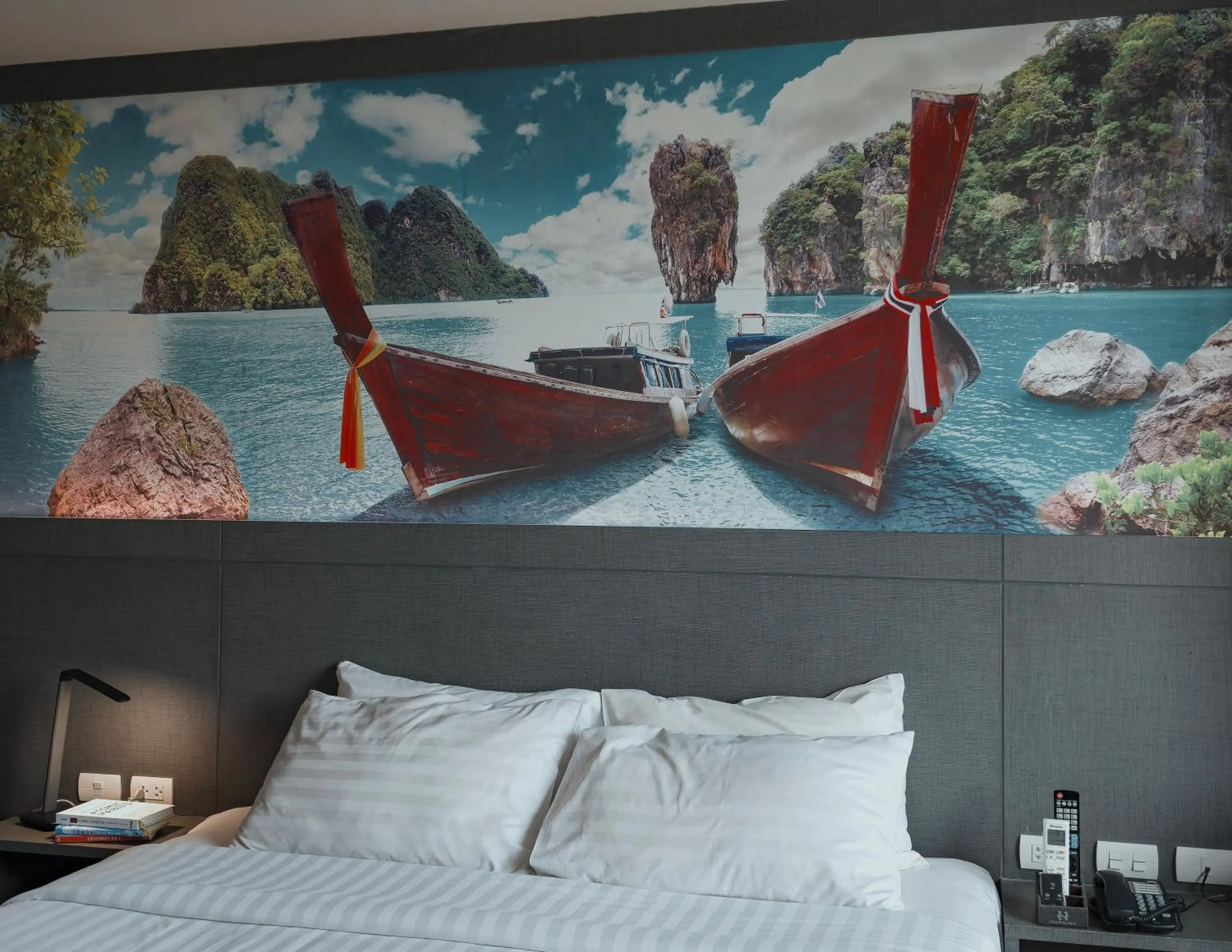 Bedroom in Hyde Park Hotel Bangkok