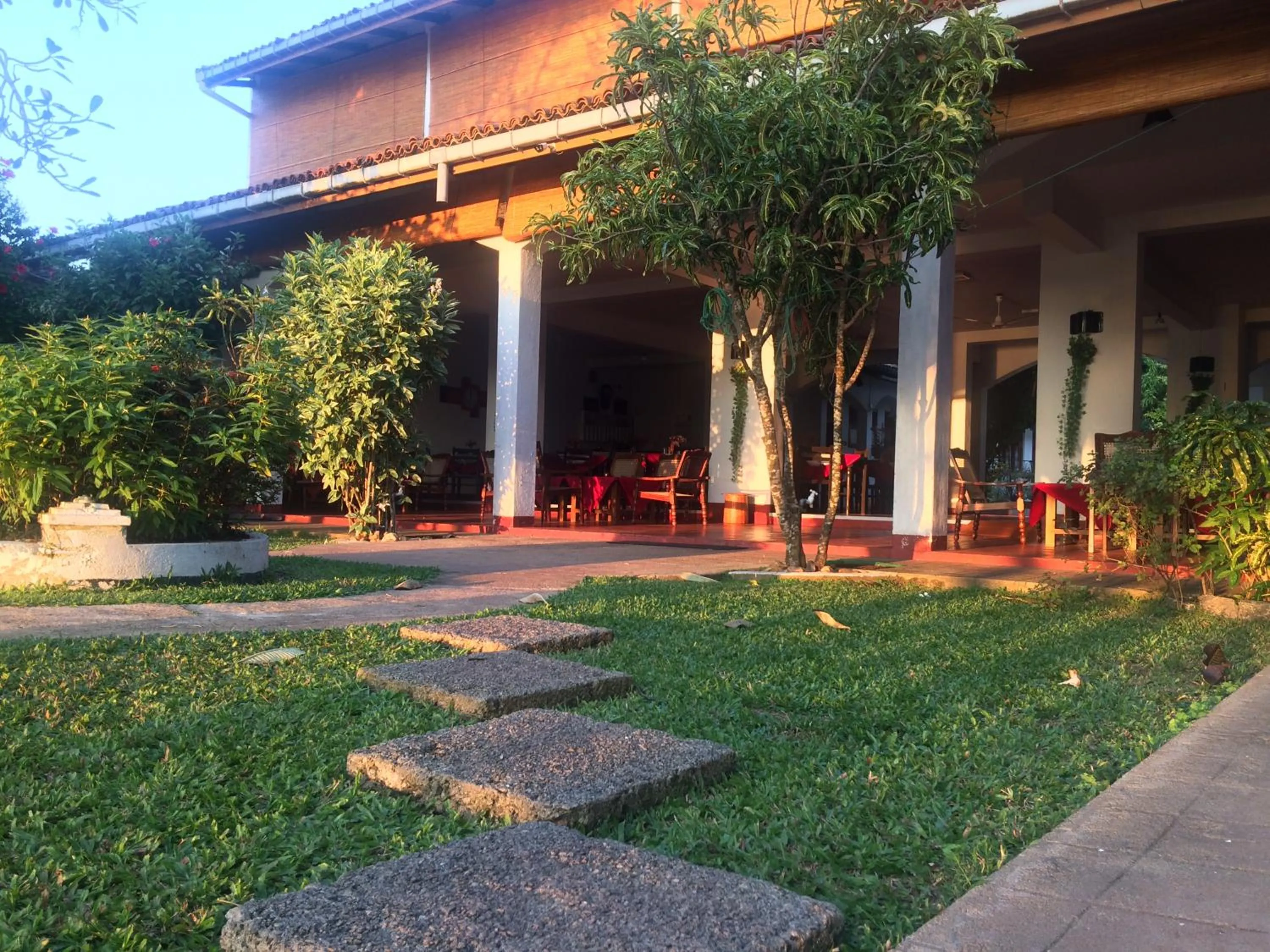 Property building in Hotel Hemadan