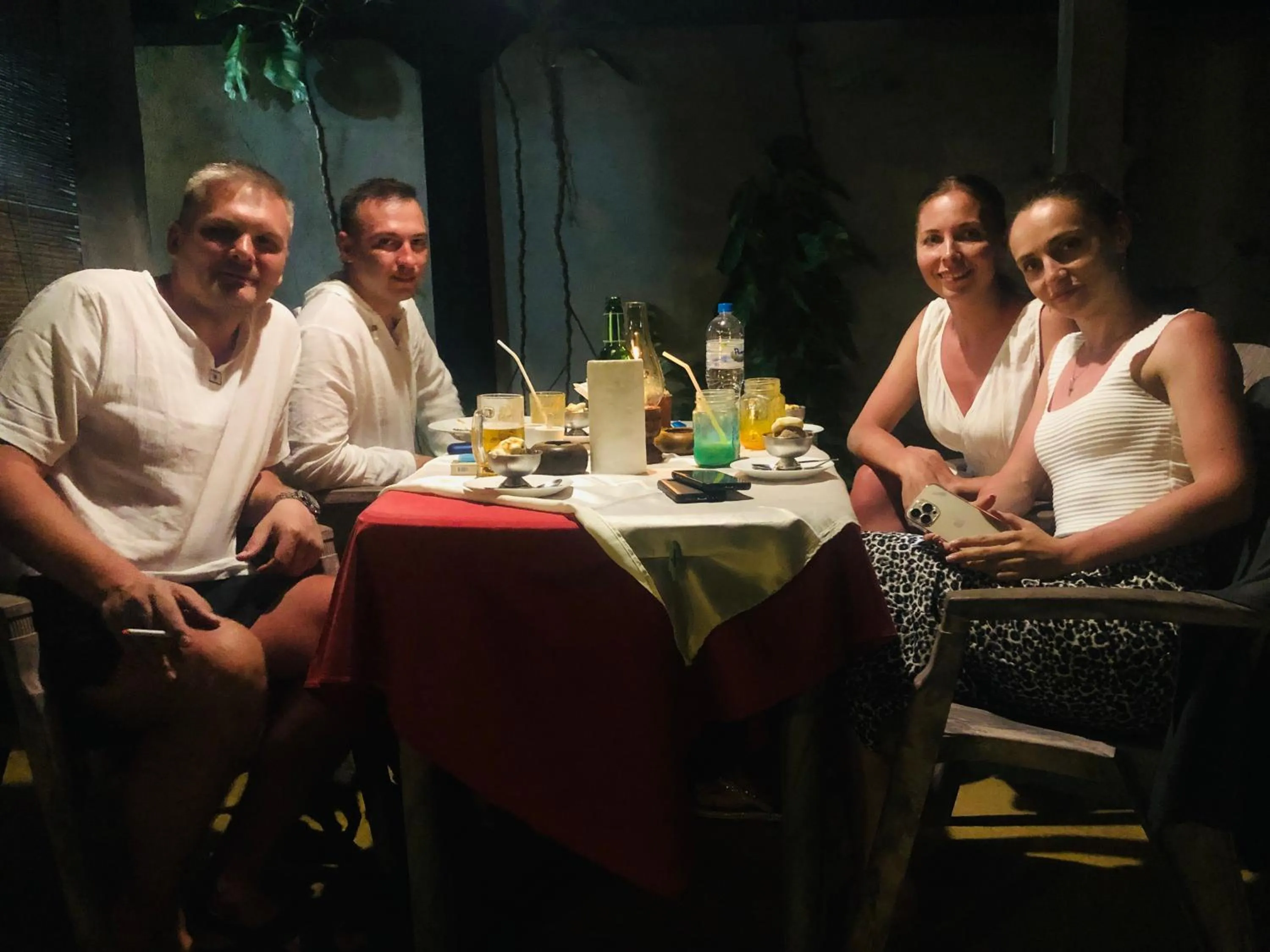 Restaurant/places to eat in Hotel Hemadan