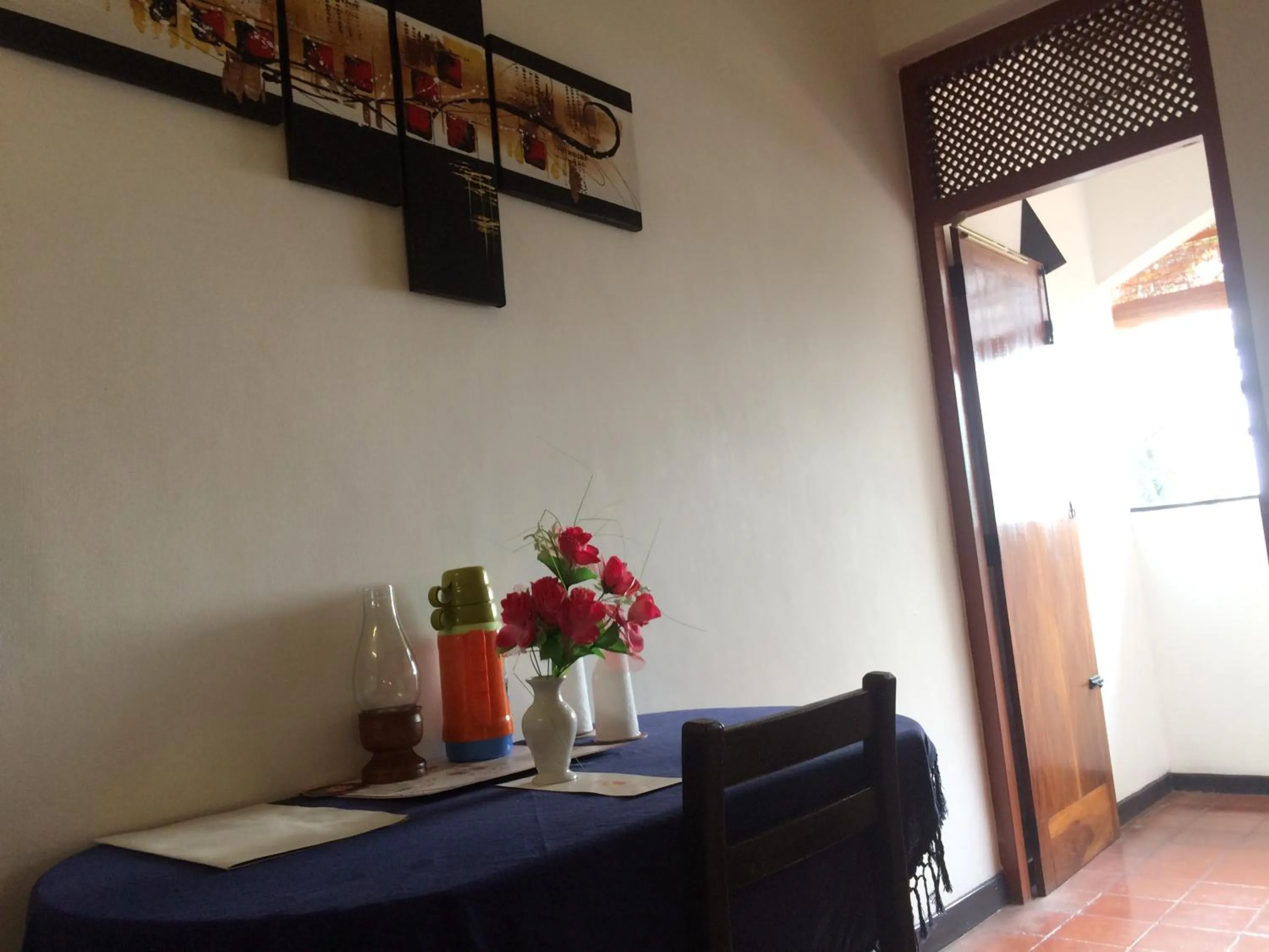 Property logo or sign in Hotel Hemadan